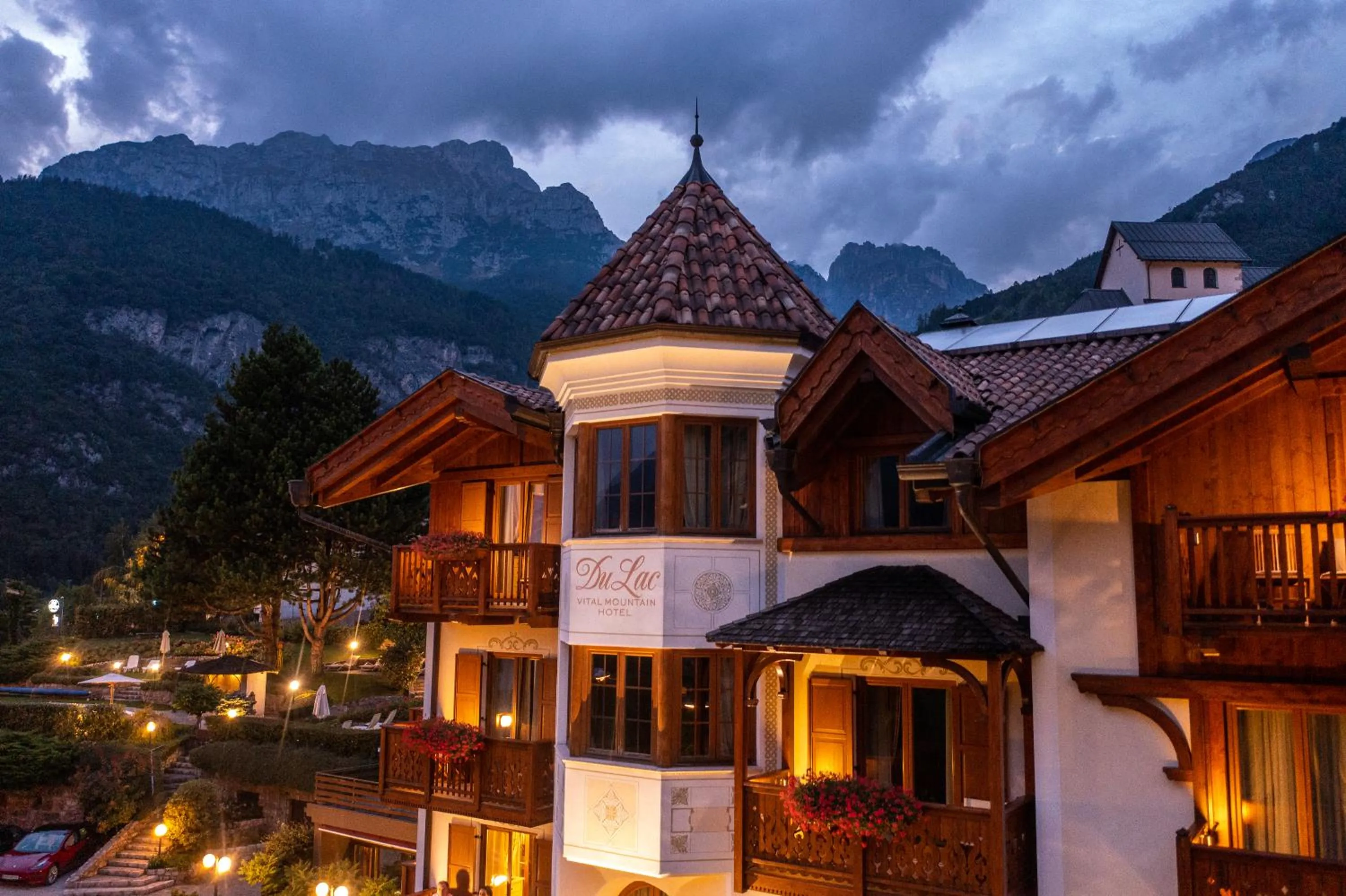 Property building in Hotel Du Lac