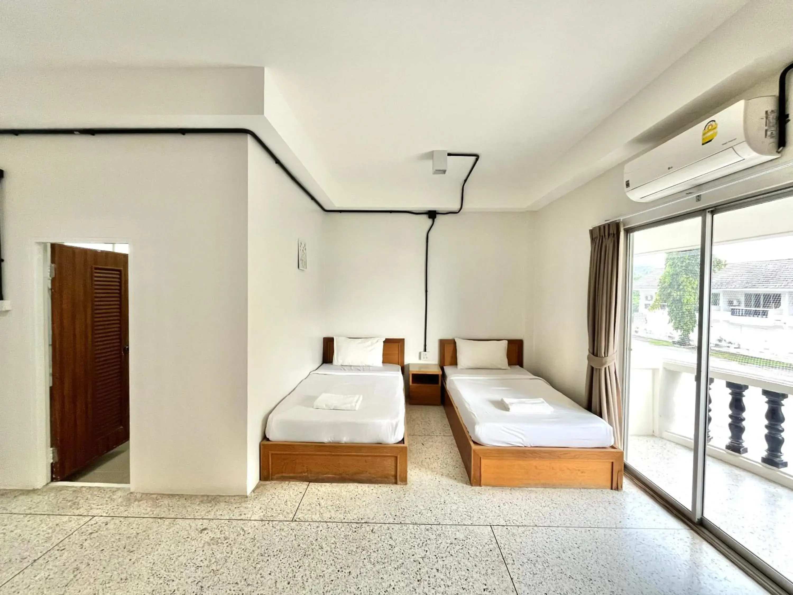 Twin Room with Balcony in Bangsaphan Resort Twin Room with Balcony in Bangsaphan Resort