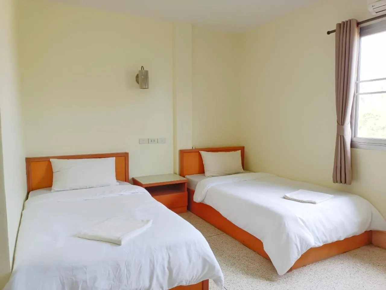 Bed in Bangsaphan Resort