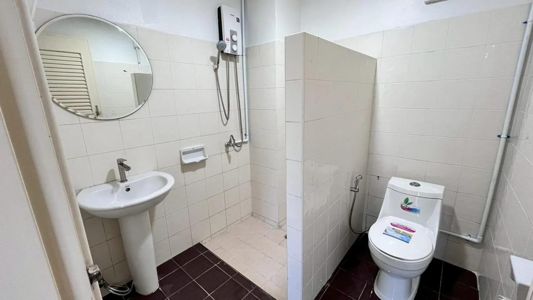 Shower in Bangsaphan Resort