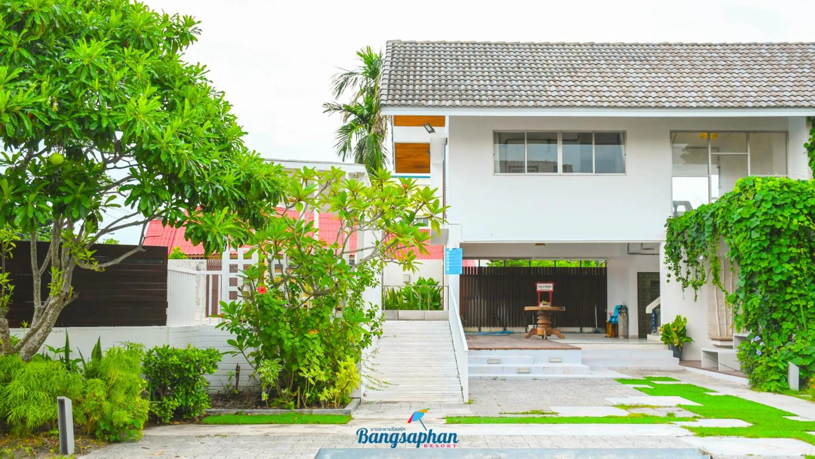 Property building in Bangsaphan Resort