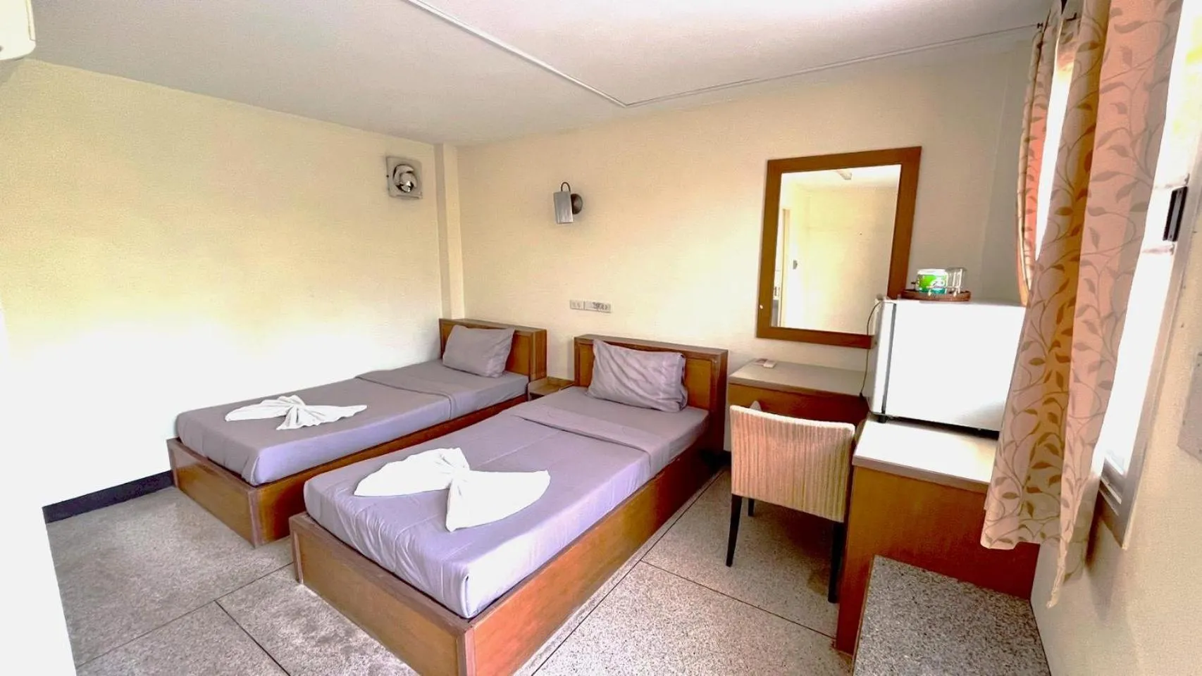 Bed in Bangsaphan Resort