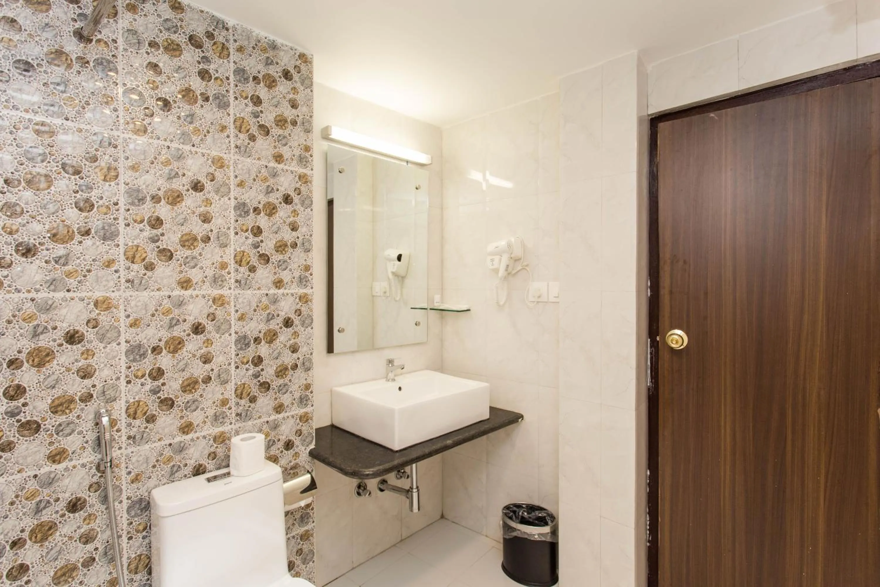 Shower in Hotel Buddy