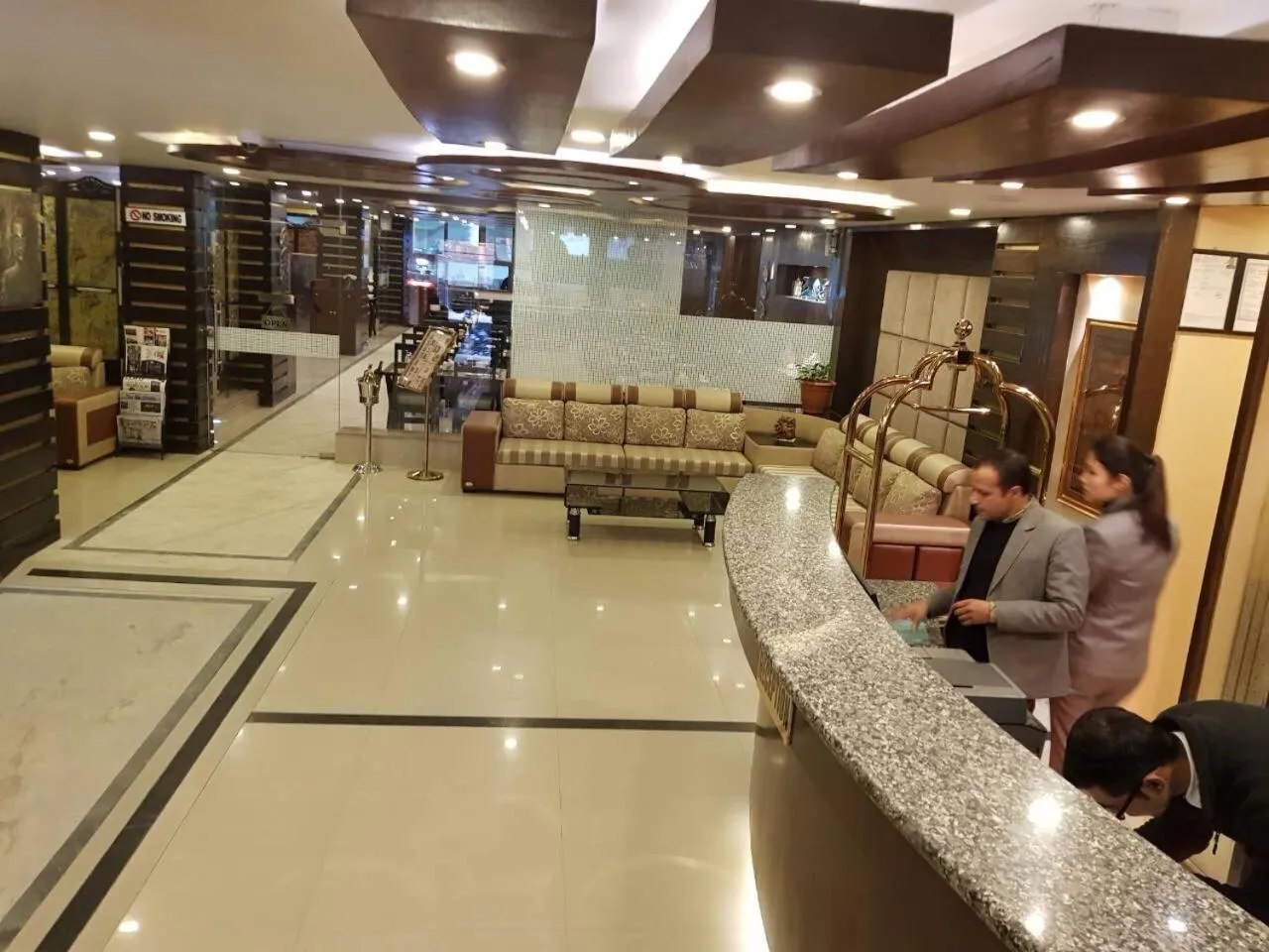 Communal lounge/ TV room in Hotel Buddy