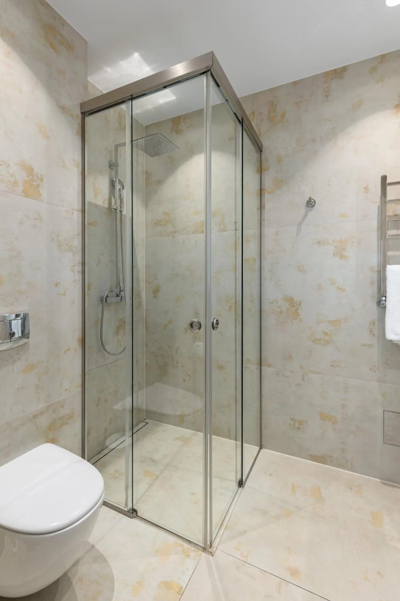 Bathroom in Roze Boutique Hotel