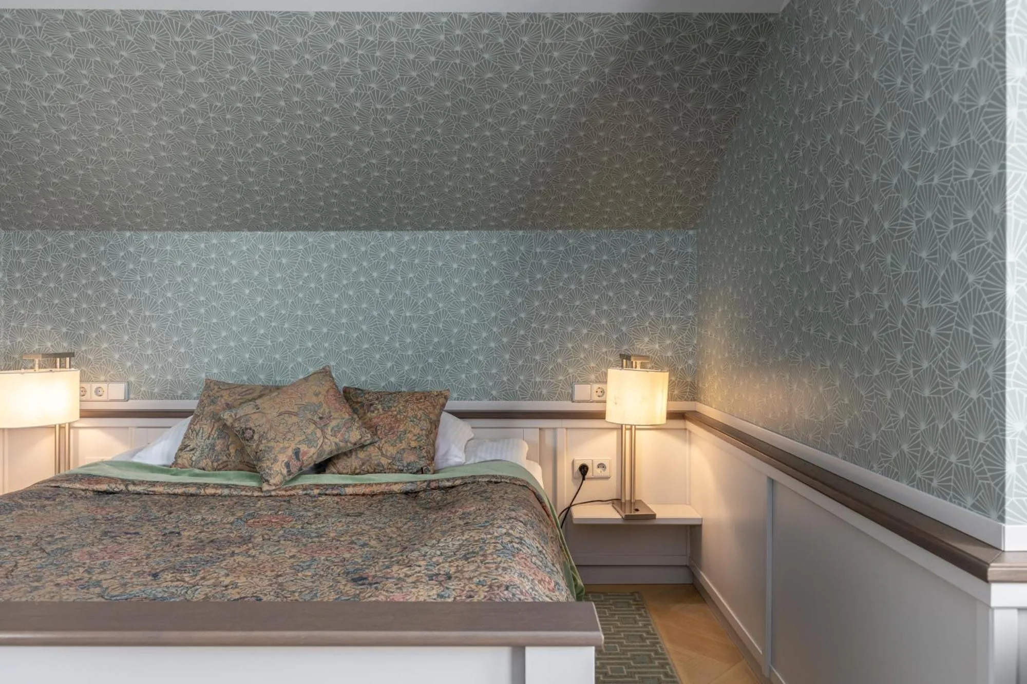 Bed in Roze Boutique Hotel