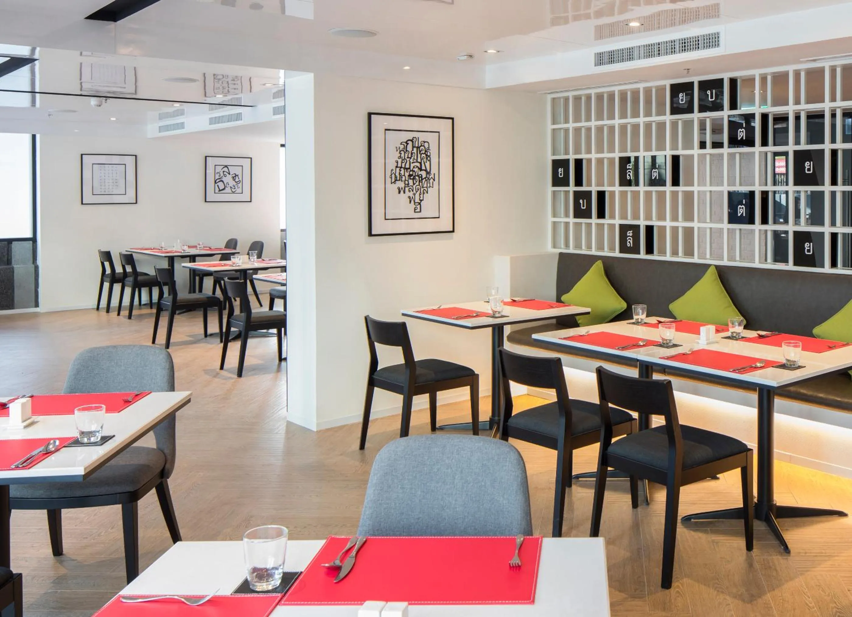 Restaurant/places to eat in Travelodge Sukhumvit 11