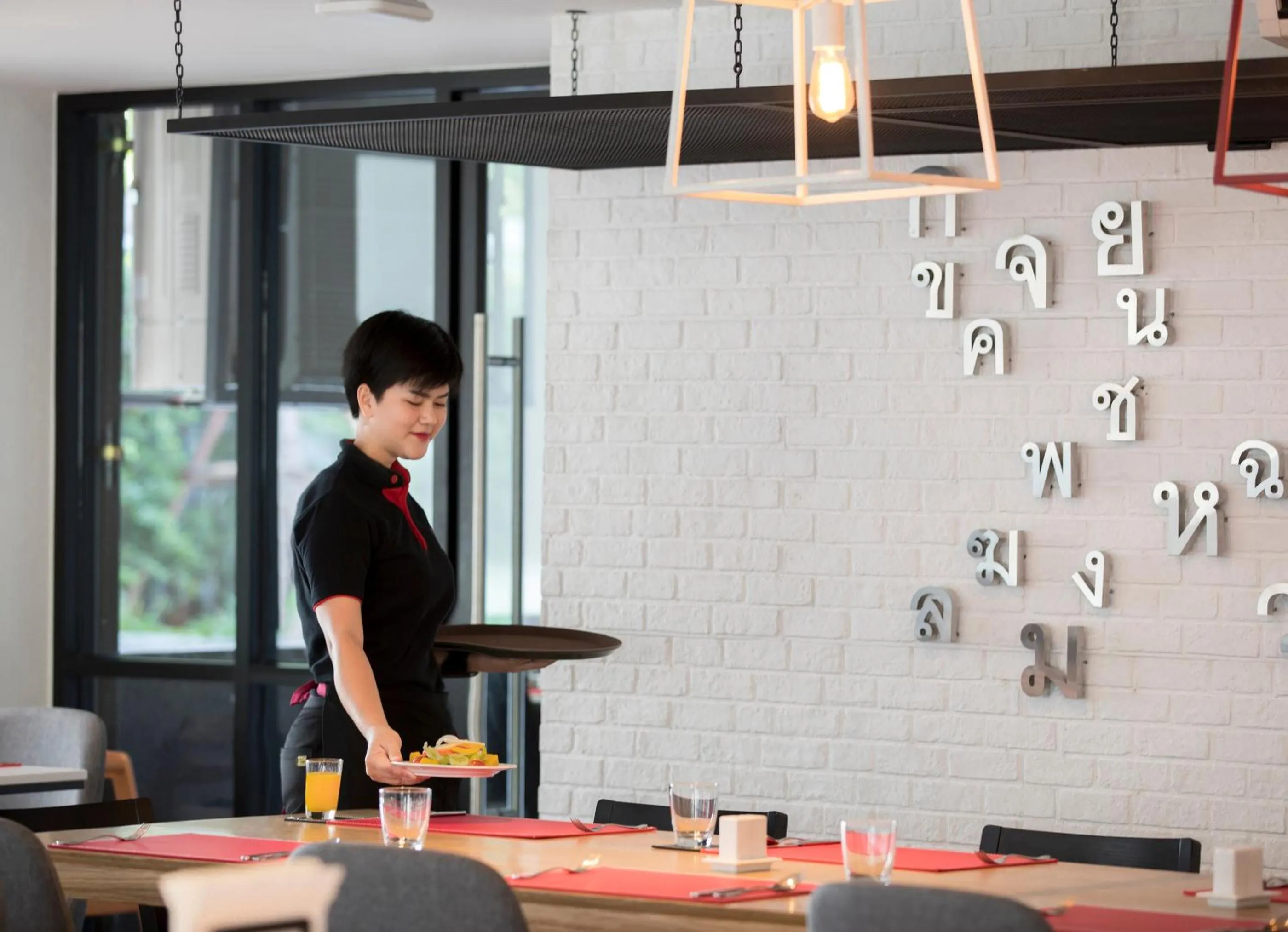 Restaurant/places to eat in Travelodge Sukhumvit 11