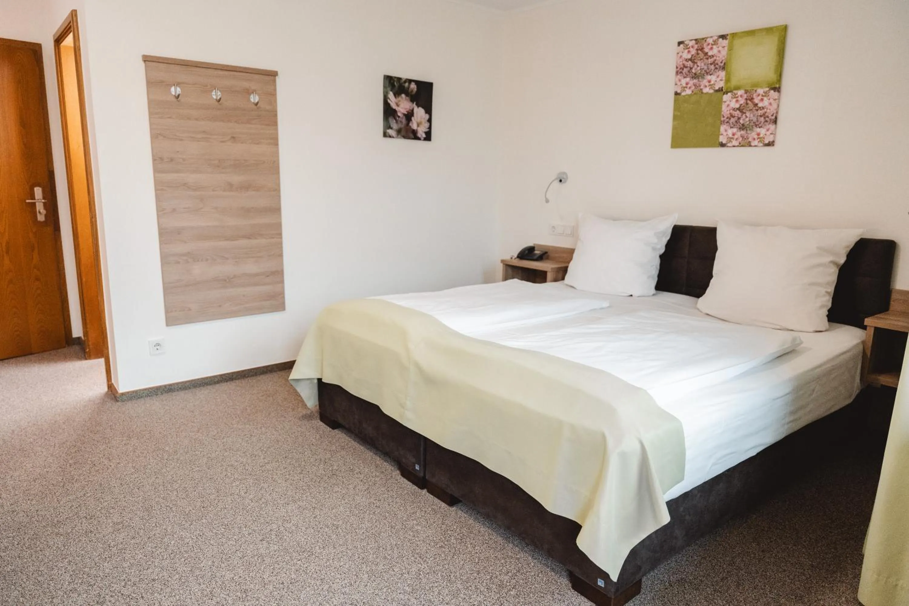 Photo of the whole room, Bed in Hotel Lellmann