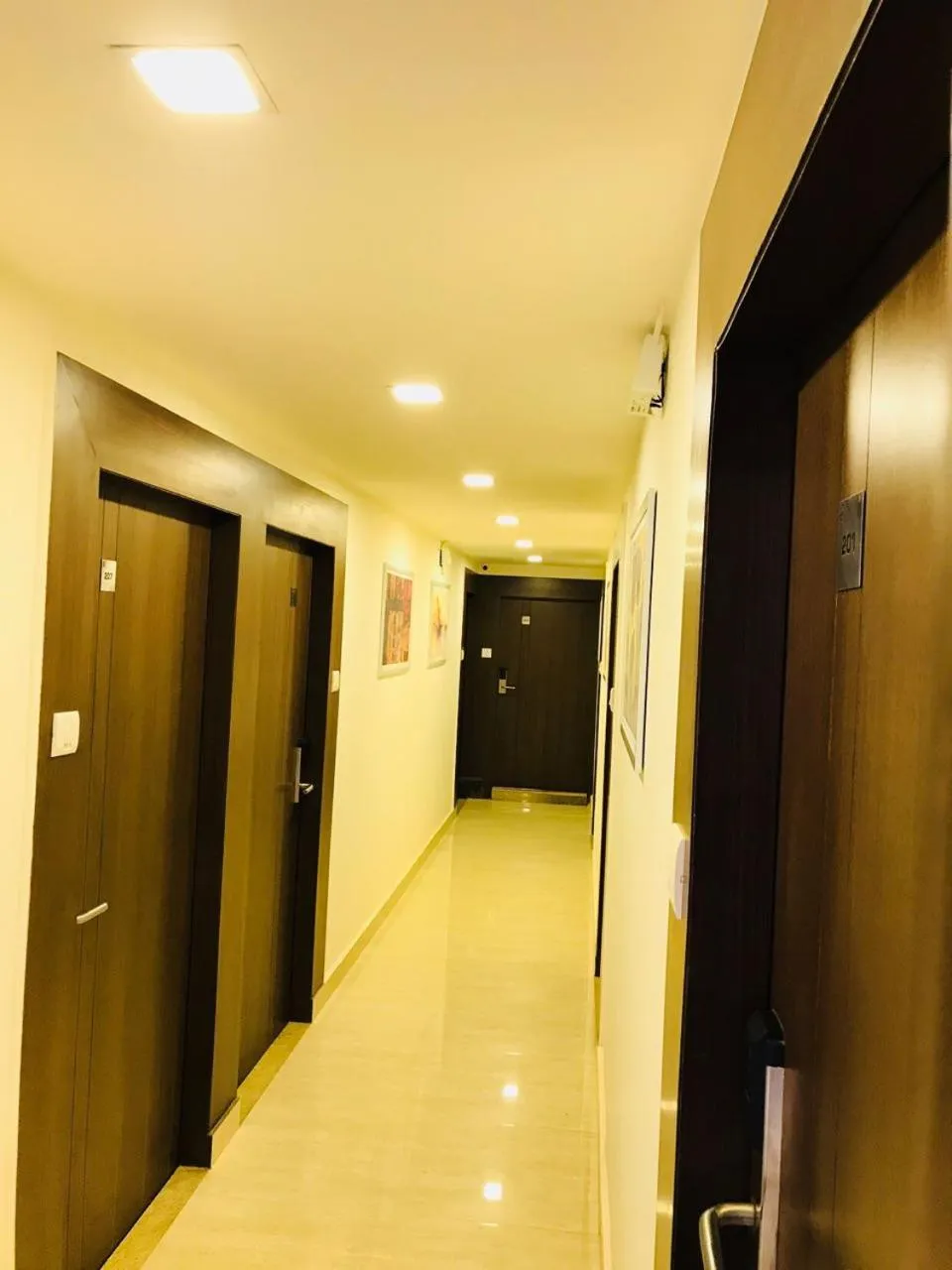 Inner courtyard view in Hotel Royal Inn - Electronic City