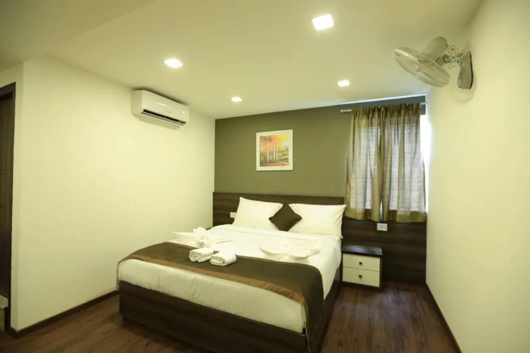 Bed in Hotel Royal Inn - Electronic City