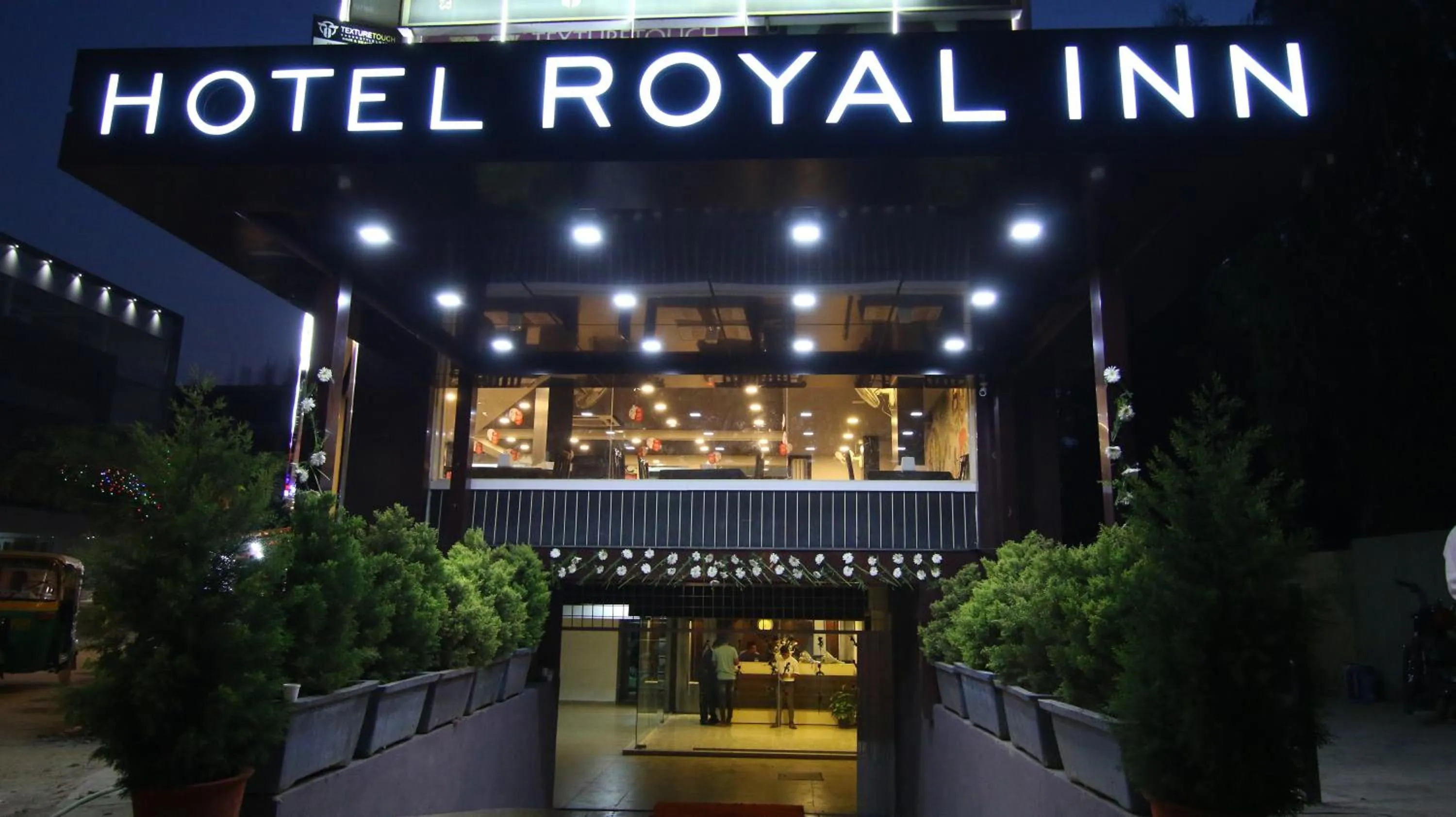 Facade/entrance in Hotel Royal Inn - Electronic City