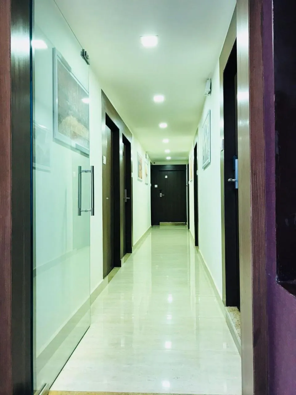 Inner courtyard view in Hotel Royal Inn - Electronic City