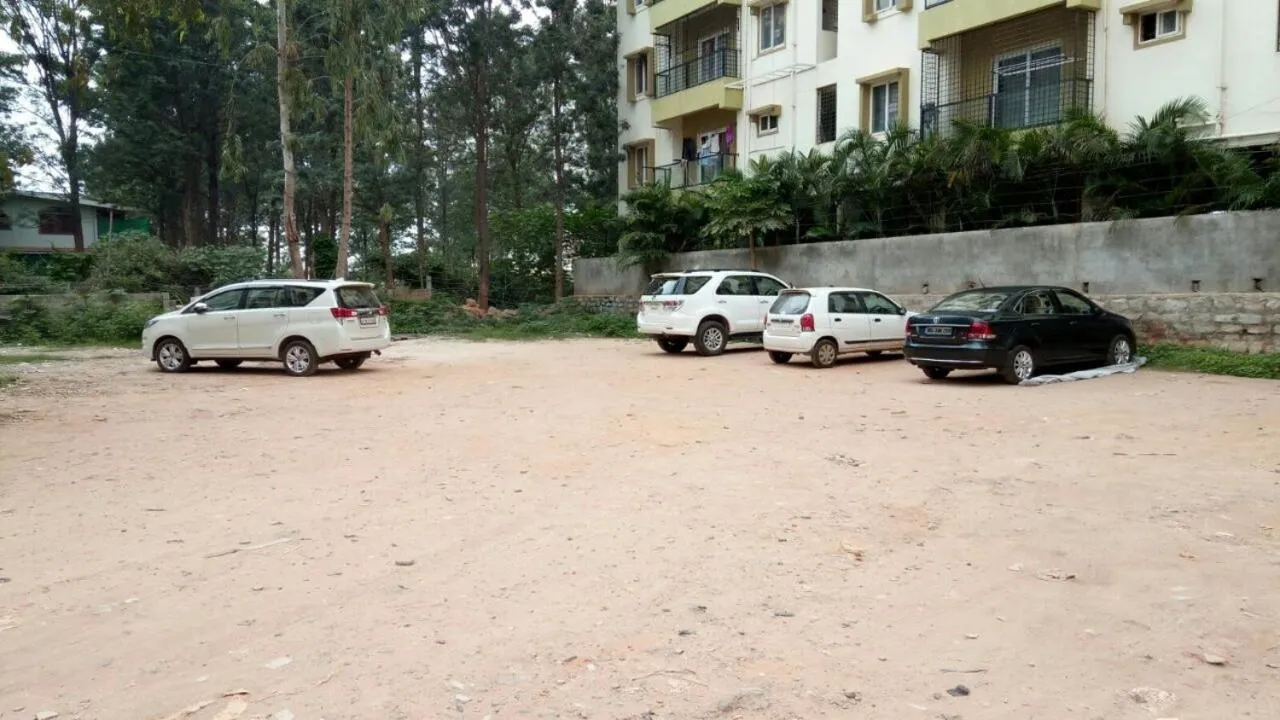 Garden in Hotel Royal Inn - Electronic City