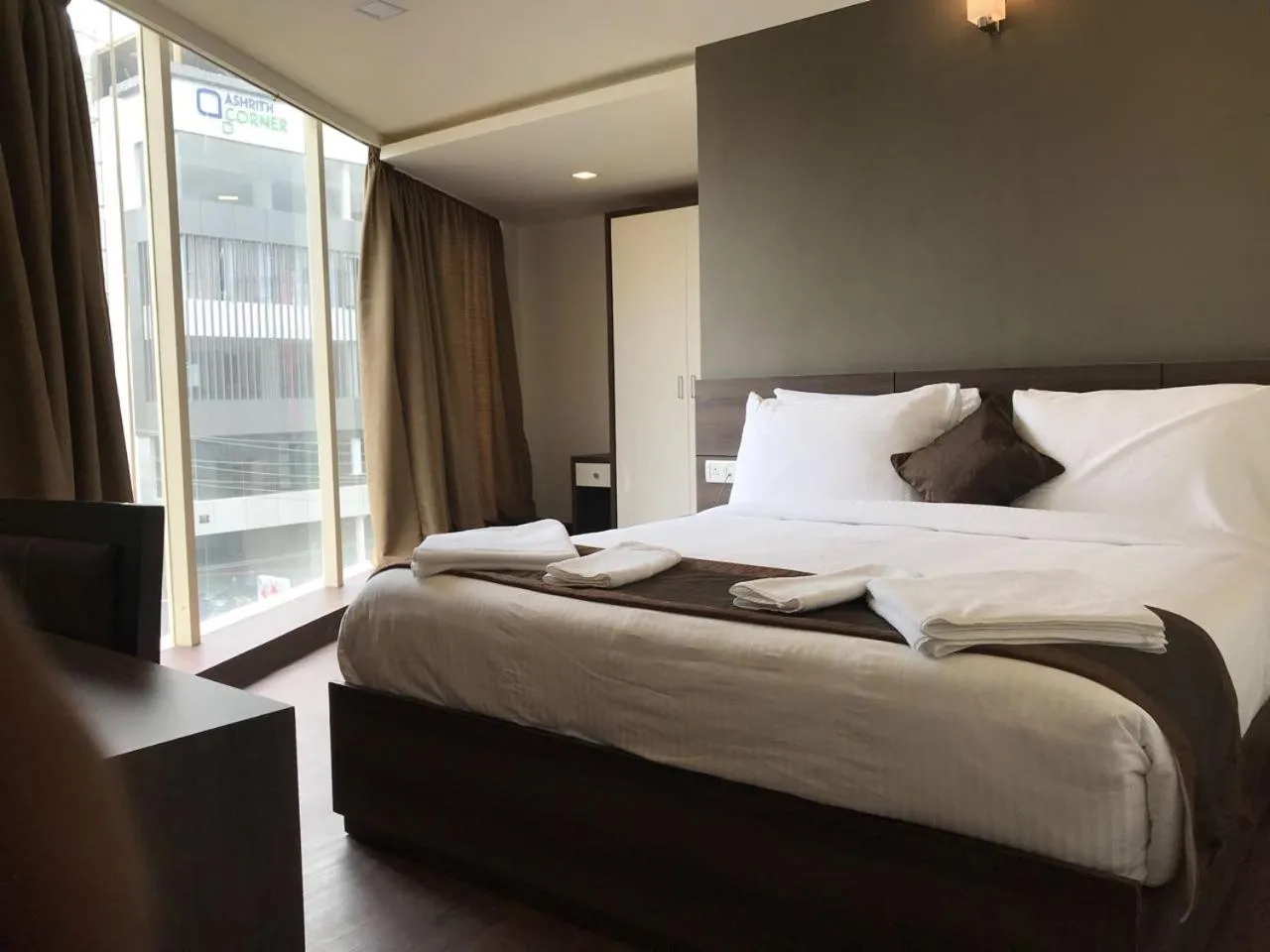 Bed in Hotel Royal Inn - Electronic City