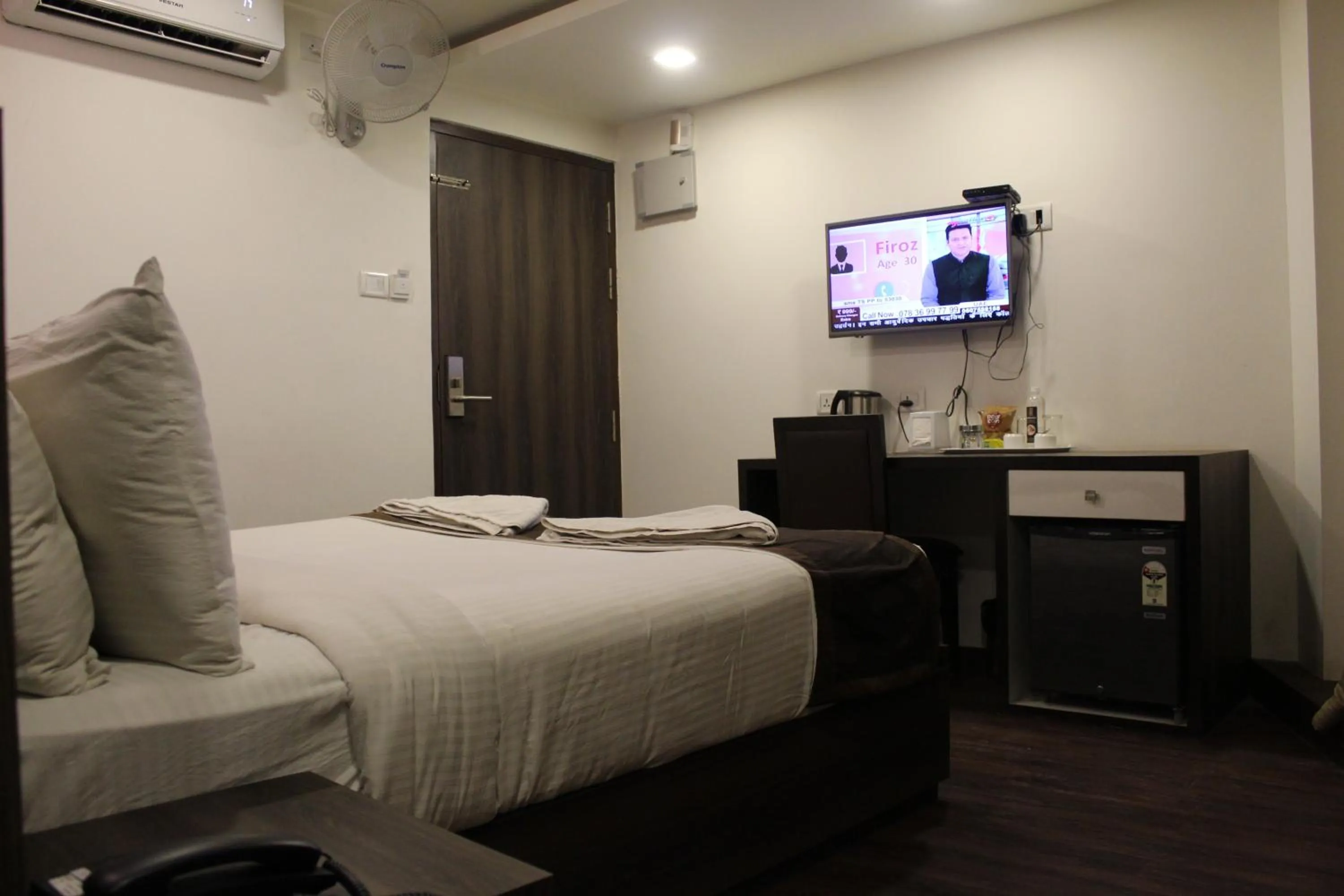 Bed in Hotel Royal Inn - Electronic City