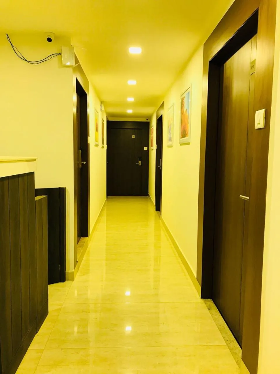 Inner courtyard view in Hotel Royal Inn - Electronic City