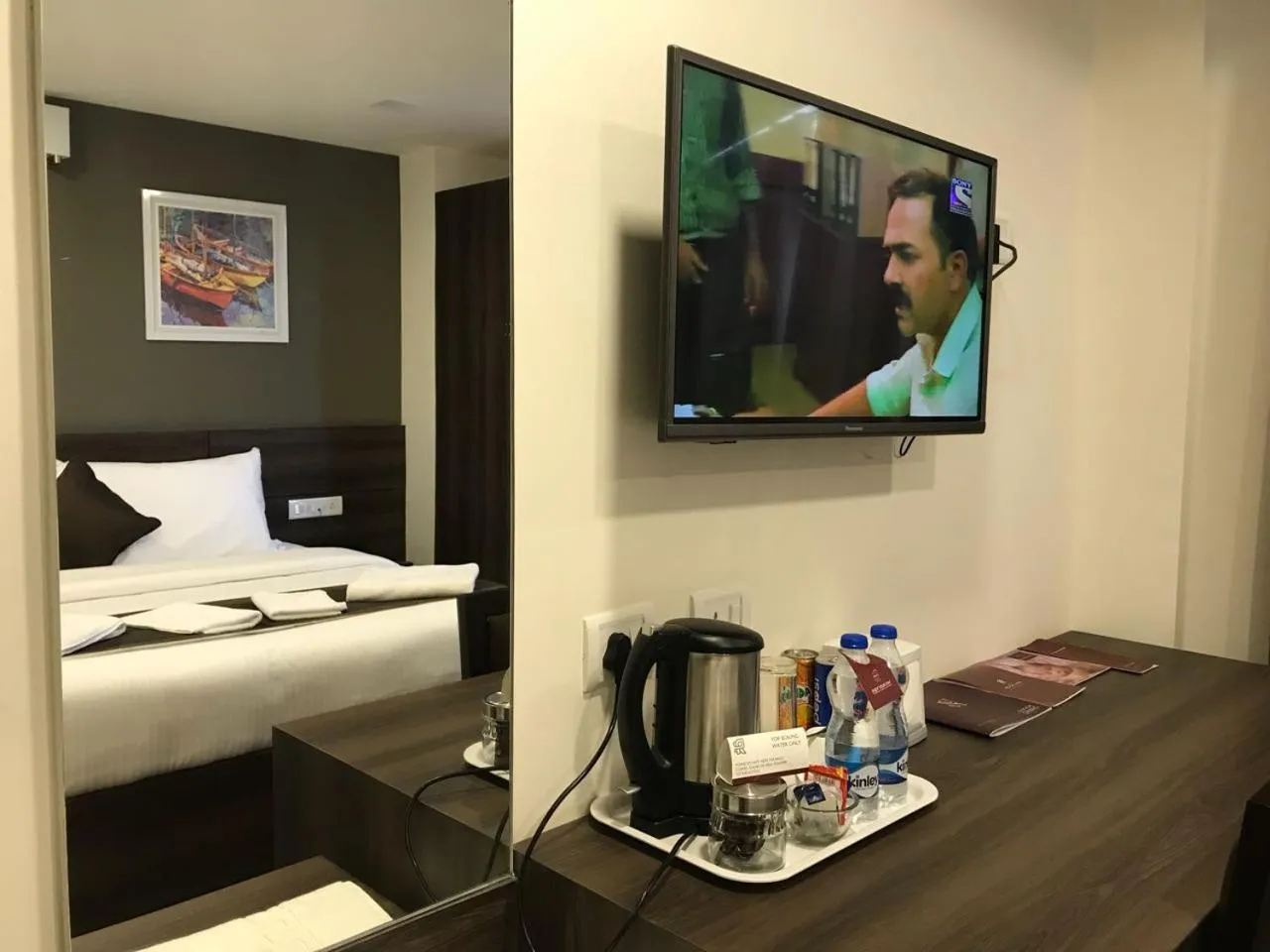 Property building, Bed in Hotel Royal Inn - Electronic City