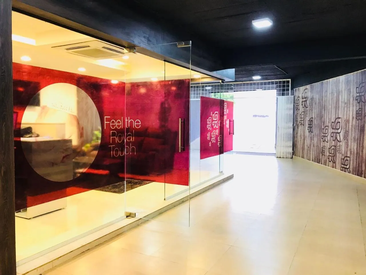 Lobby or reception in Hotel Royal Inn - Electronic City