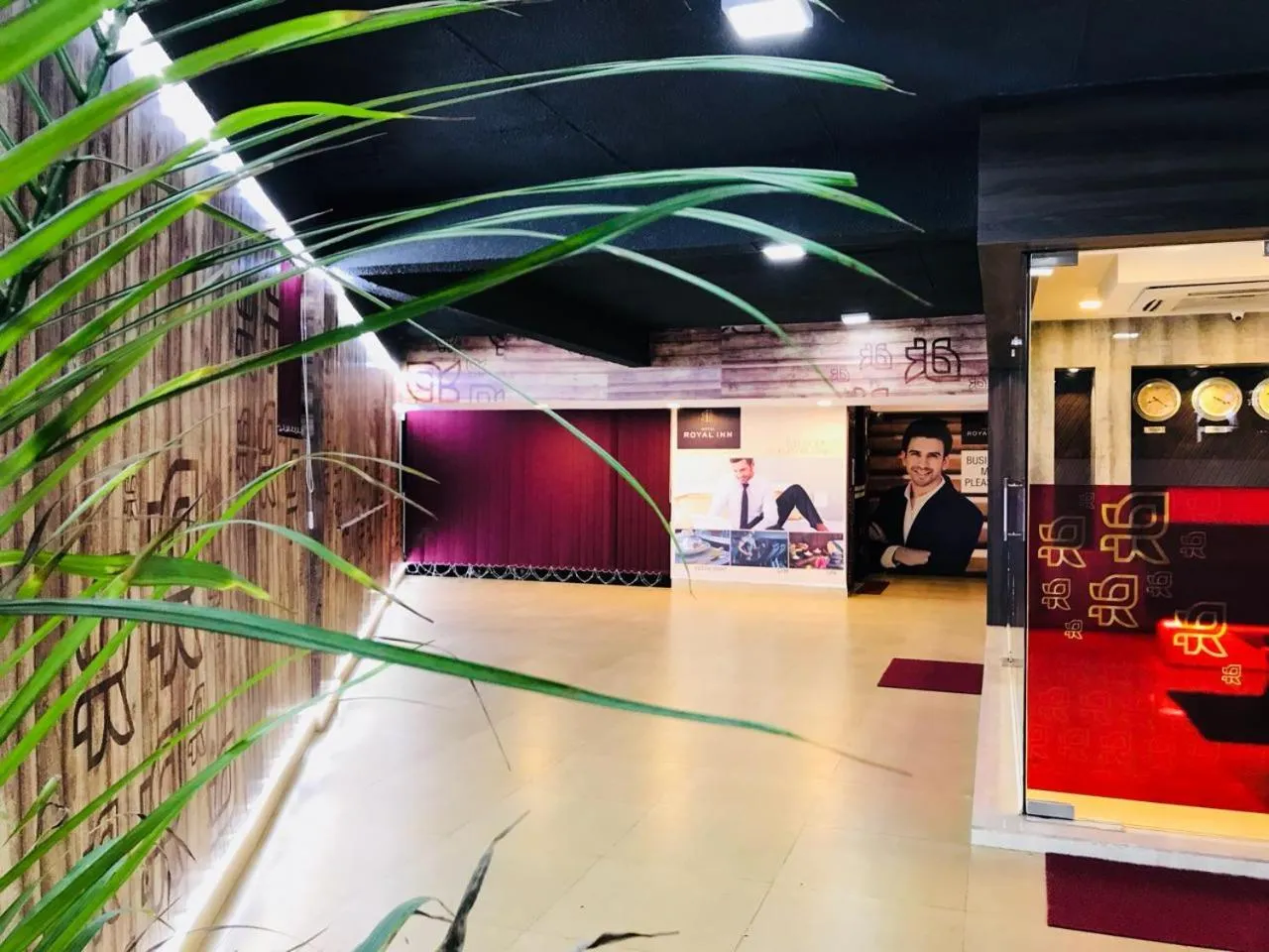 Lobby or reception in Hotel Royal Inn - Electronic City