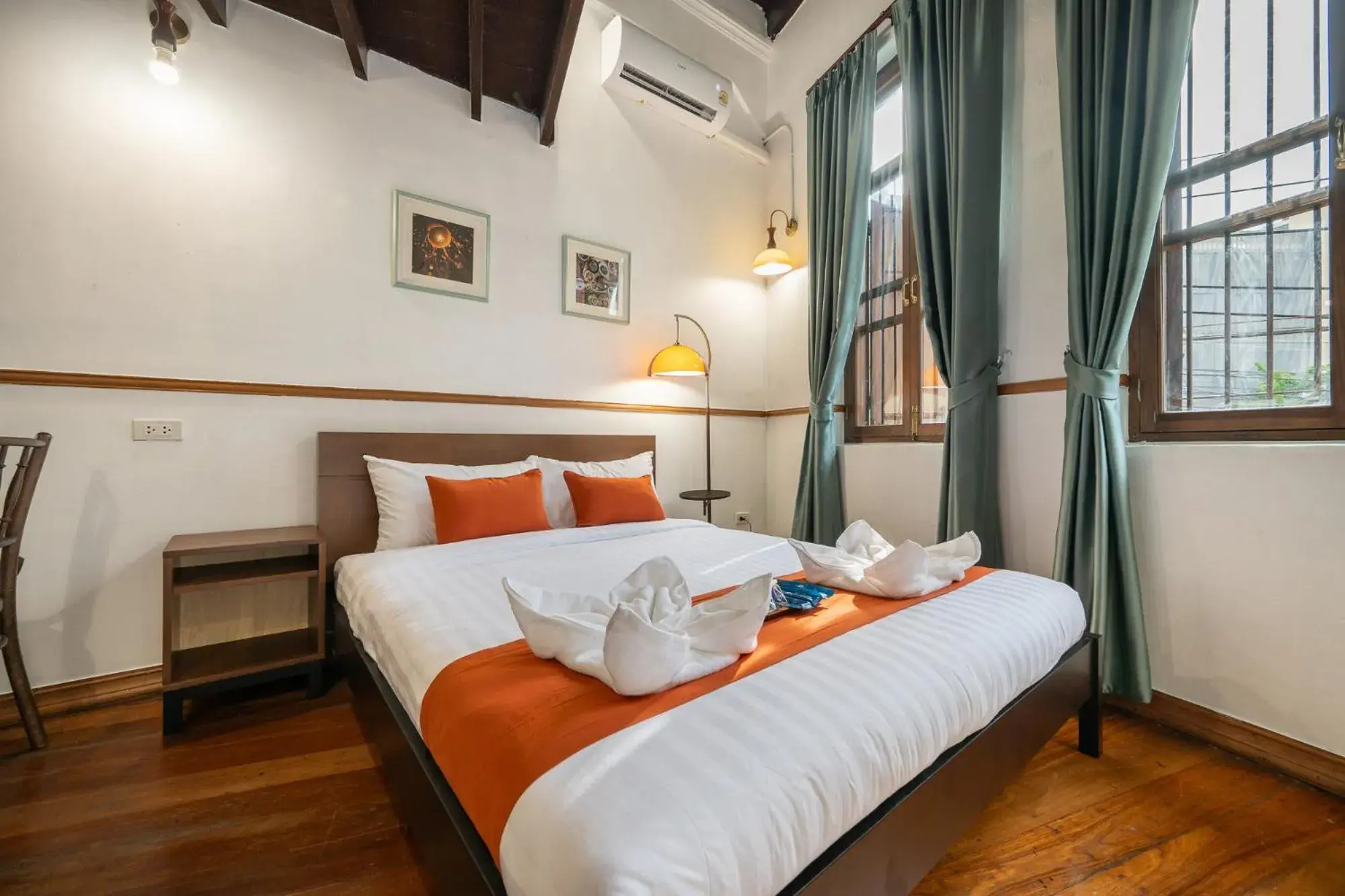 Classic Quadruple Room with External Private Bathroom in Arun Sa Wad 103 NaNa Classic Quadruple Room with External Private Bathroom in Arun Sa Wad 103 NaNa