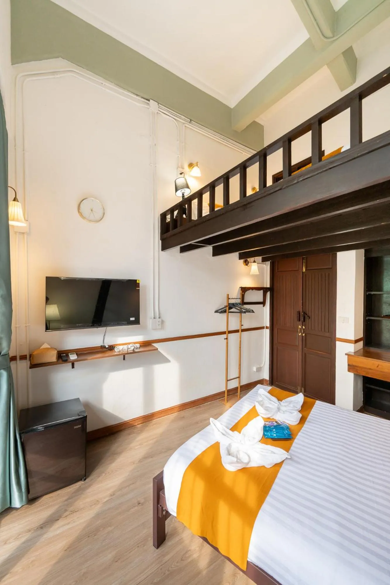 Photo of the whole room, Bed in Arun Sa Wad 103 NaNa