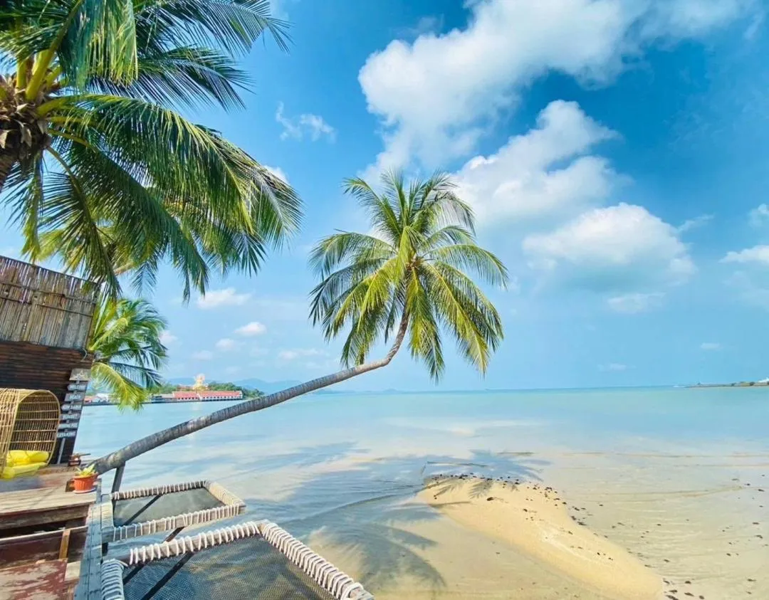 Beach in Sasitara Thai Villas
