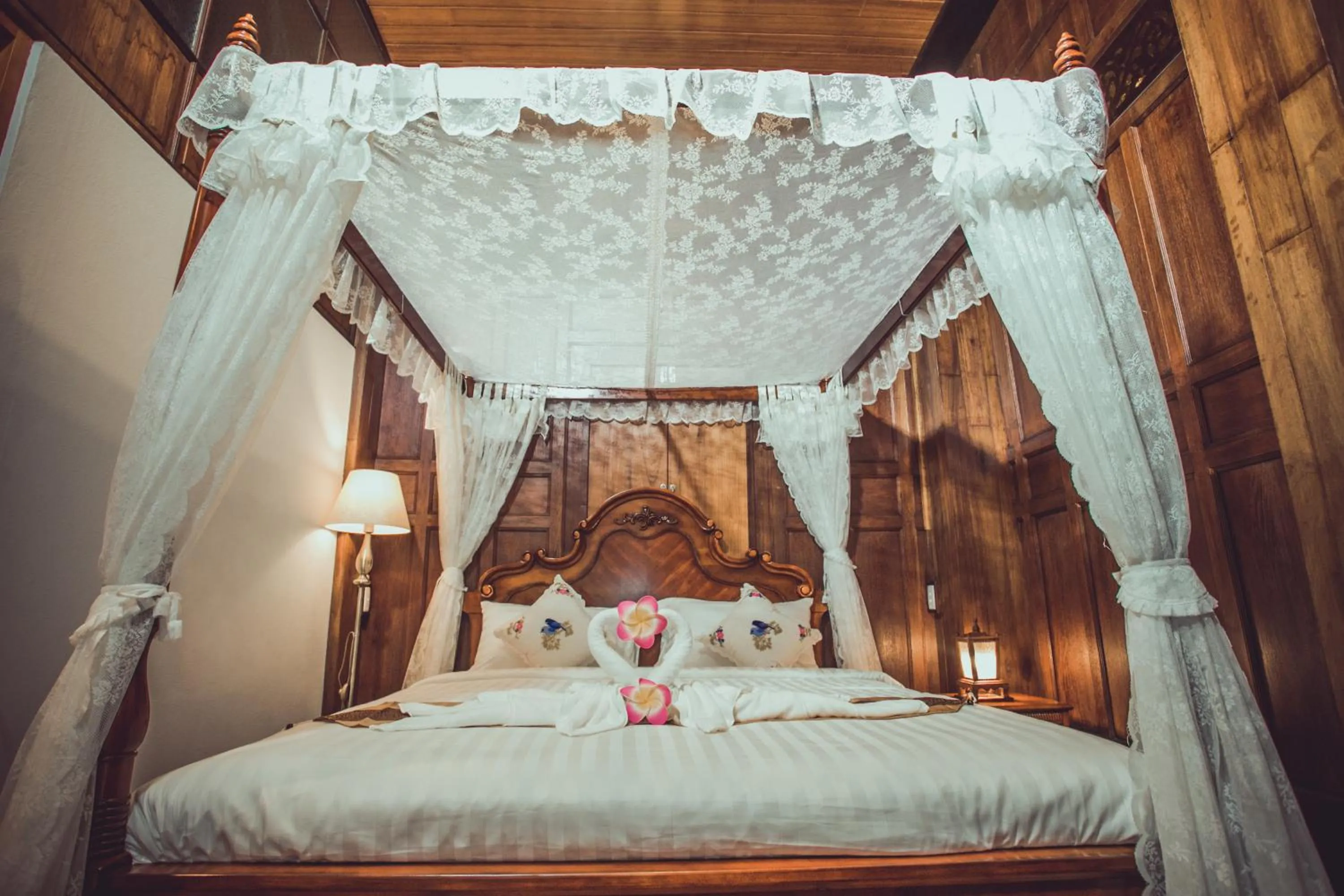 Photo of the whole room, Bed in Sasitara Thai Villas