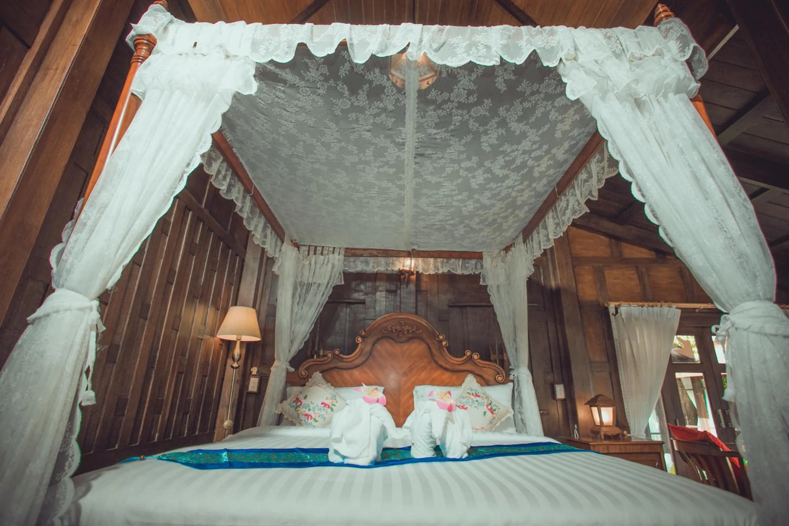 Photo of the whole room, Bed in Sasitara Thai Villas
