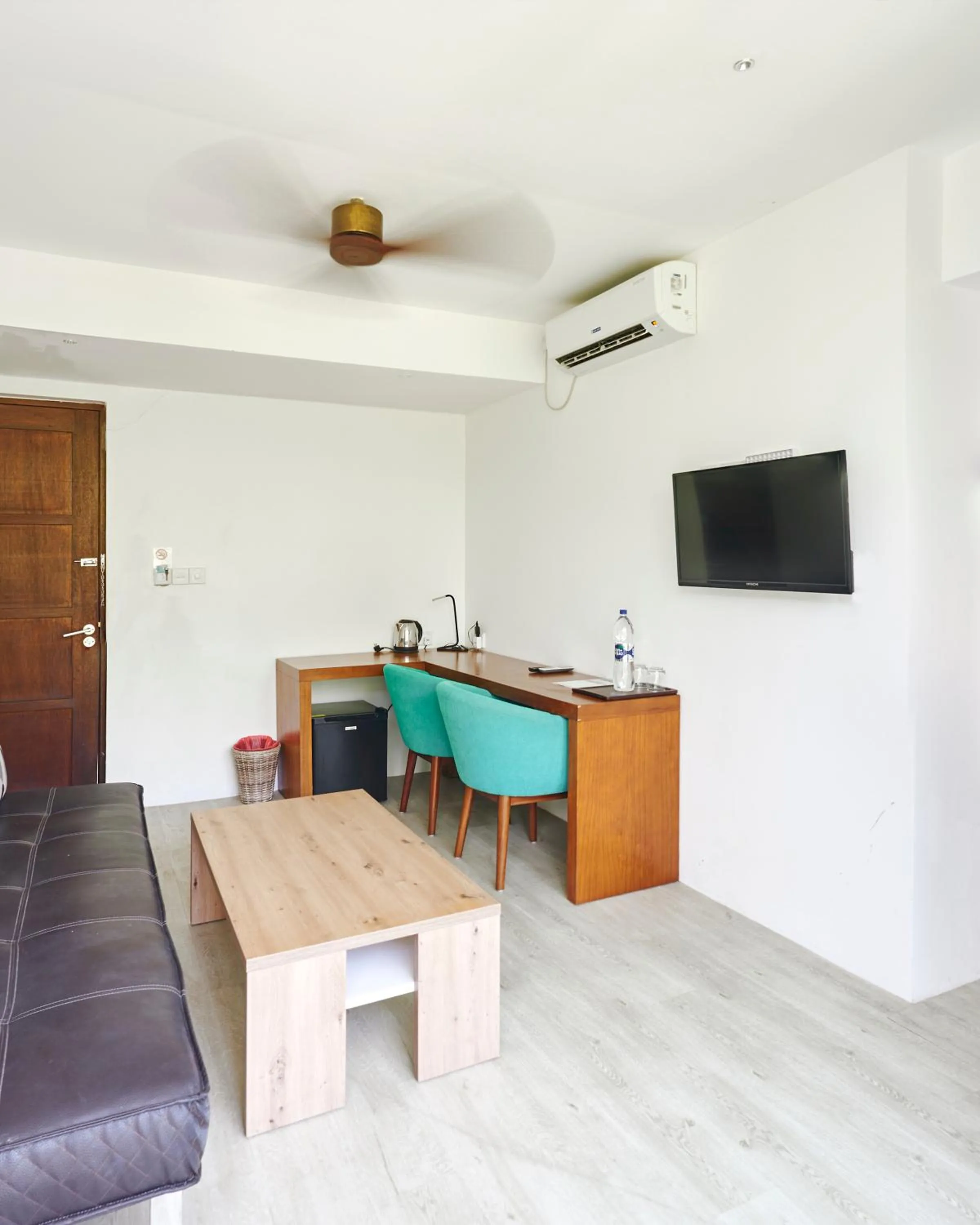 Communal lounge/ TV room in Bliss Dhigurah