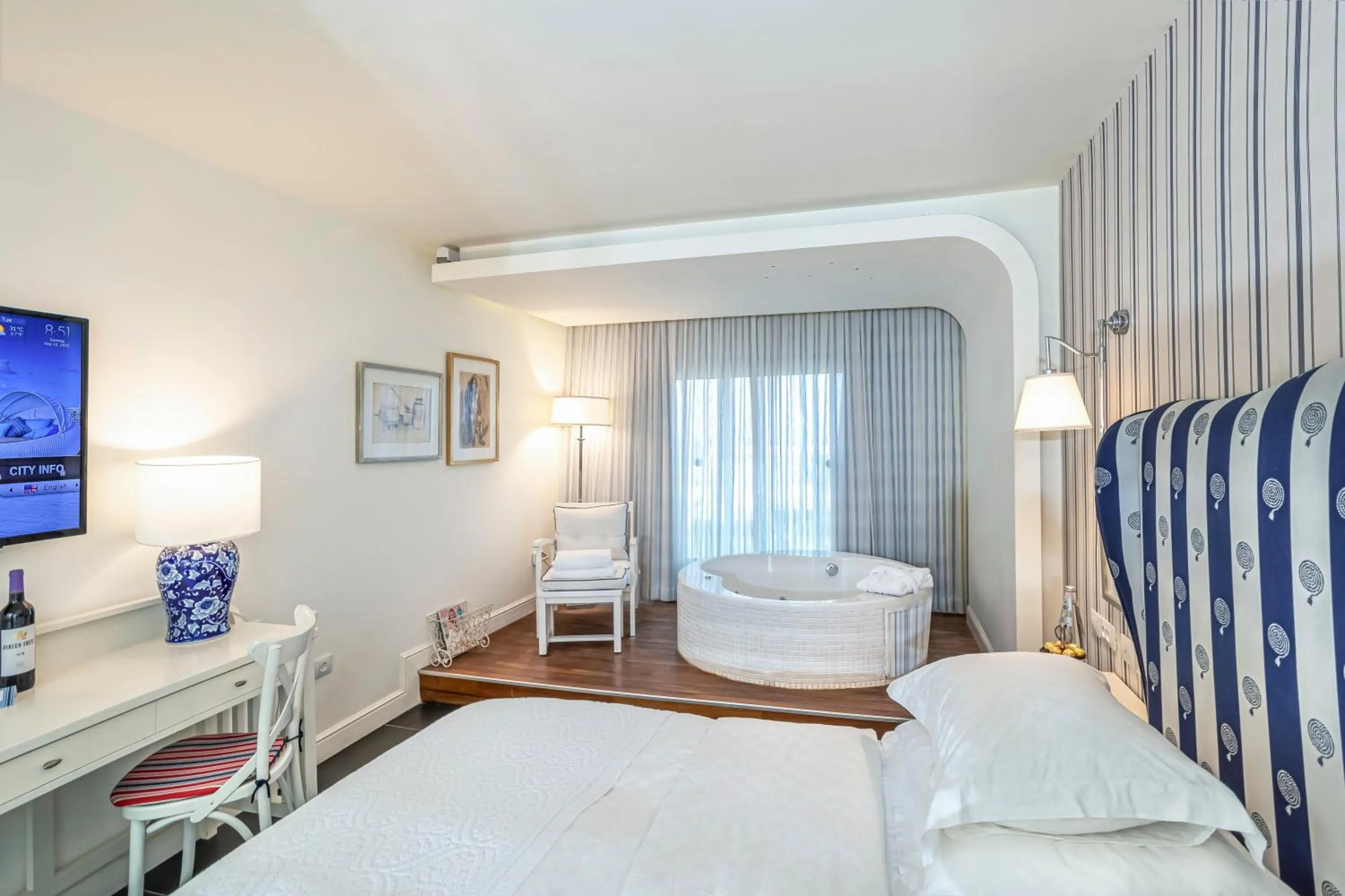 Hot Tub, Bed in Shalom Hotel & Relax - an Atlas Boutique Hotel