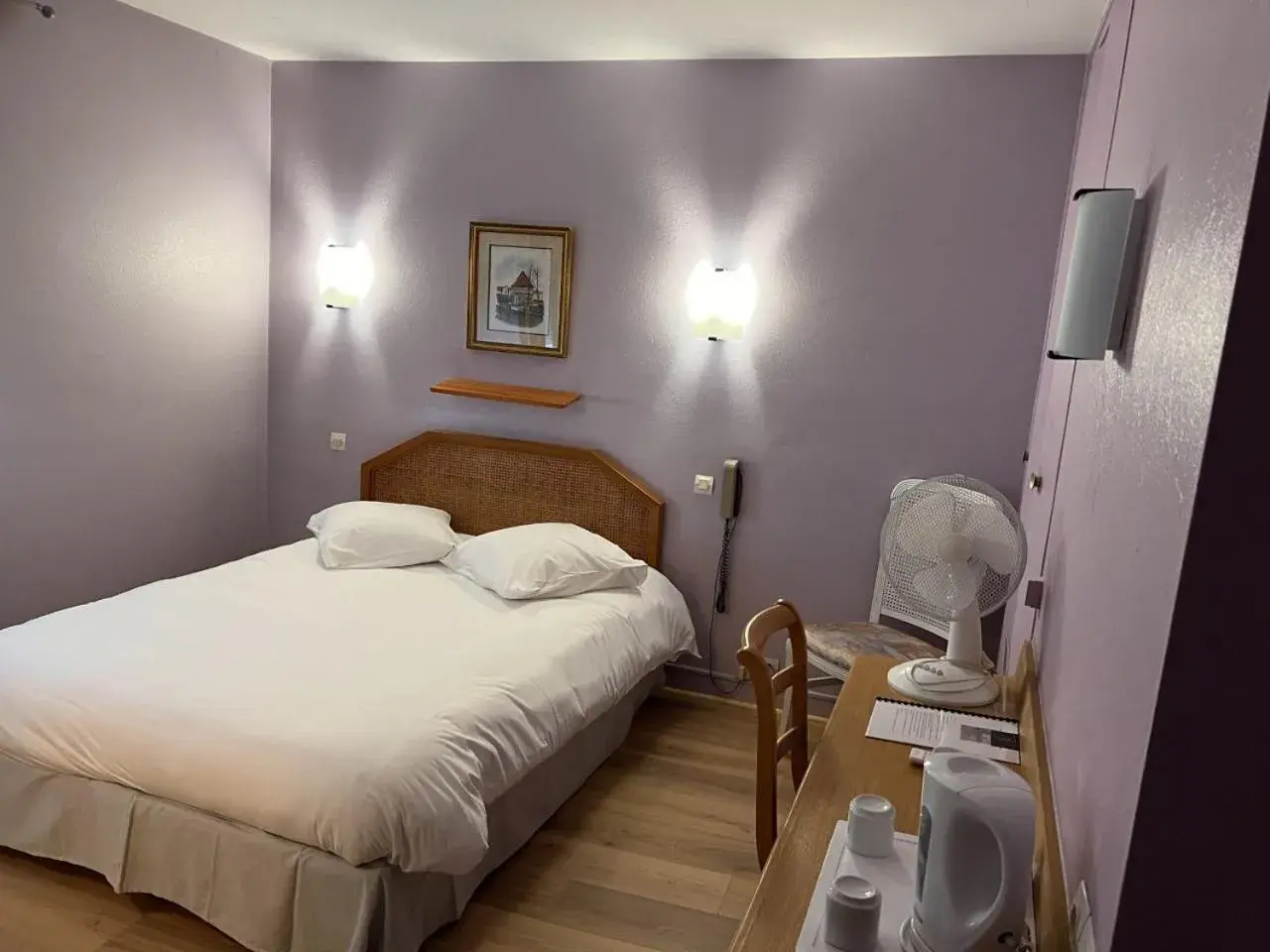 Budget Single Room in Hostellerie Au rendez-vous des amis Budget Single Room in Hostellerie Au rendez-vous des amis