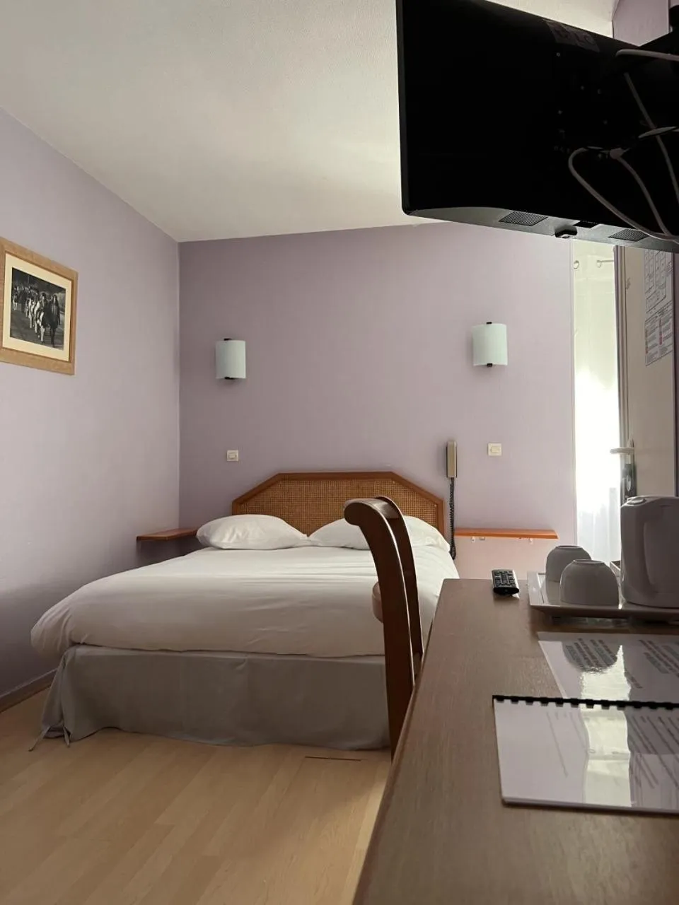 Photo of the whole room, Bed in Hostellerie Au rendez-vous des amis