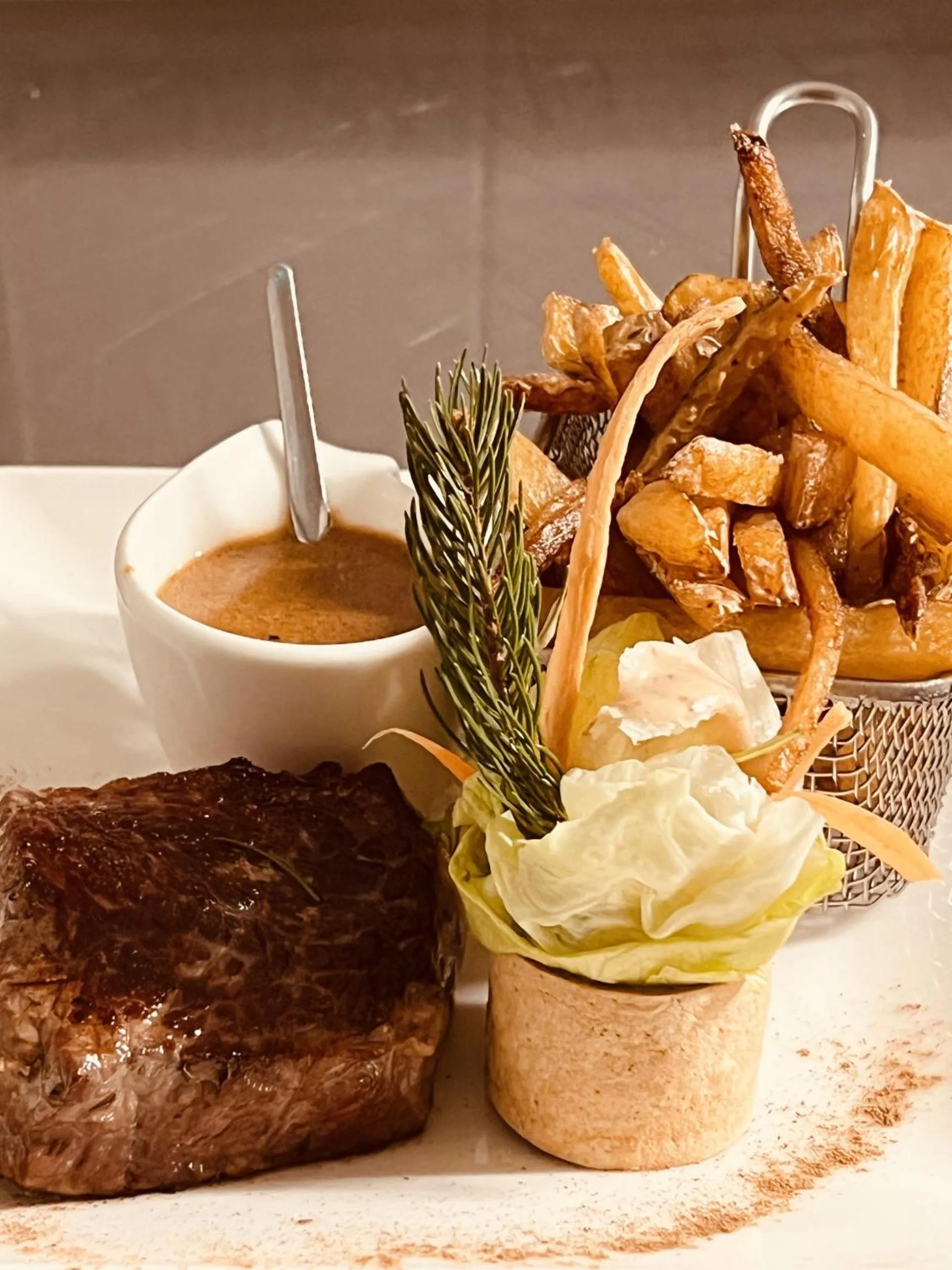 Restaurant/places to eat in Hostellerie Au rendez-vous des amis