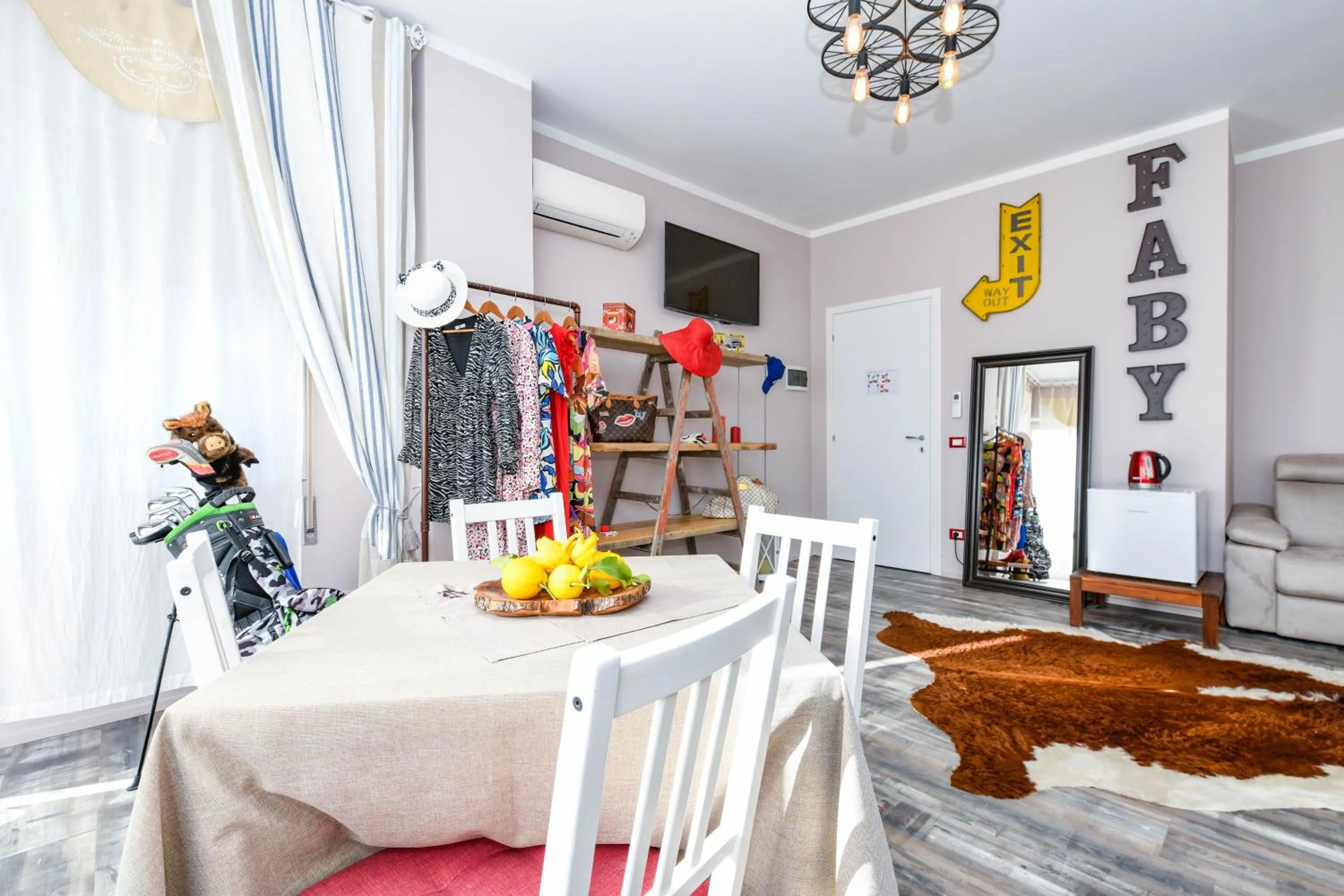 Seating area in Villa Giulia Rooms & Bike