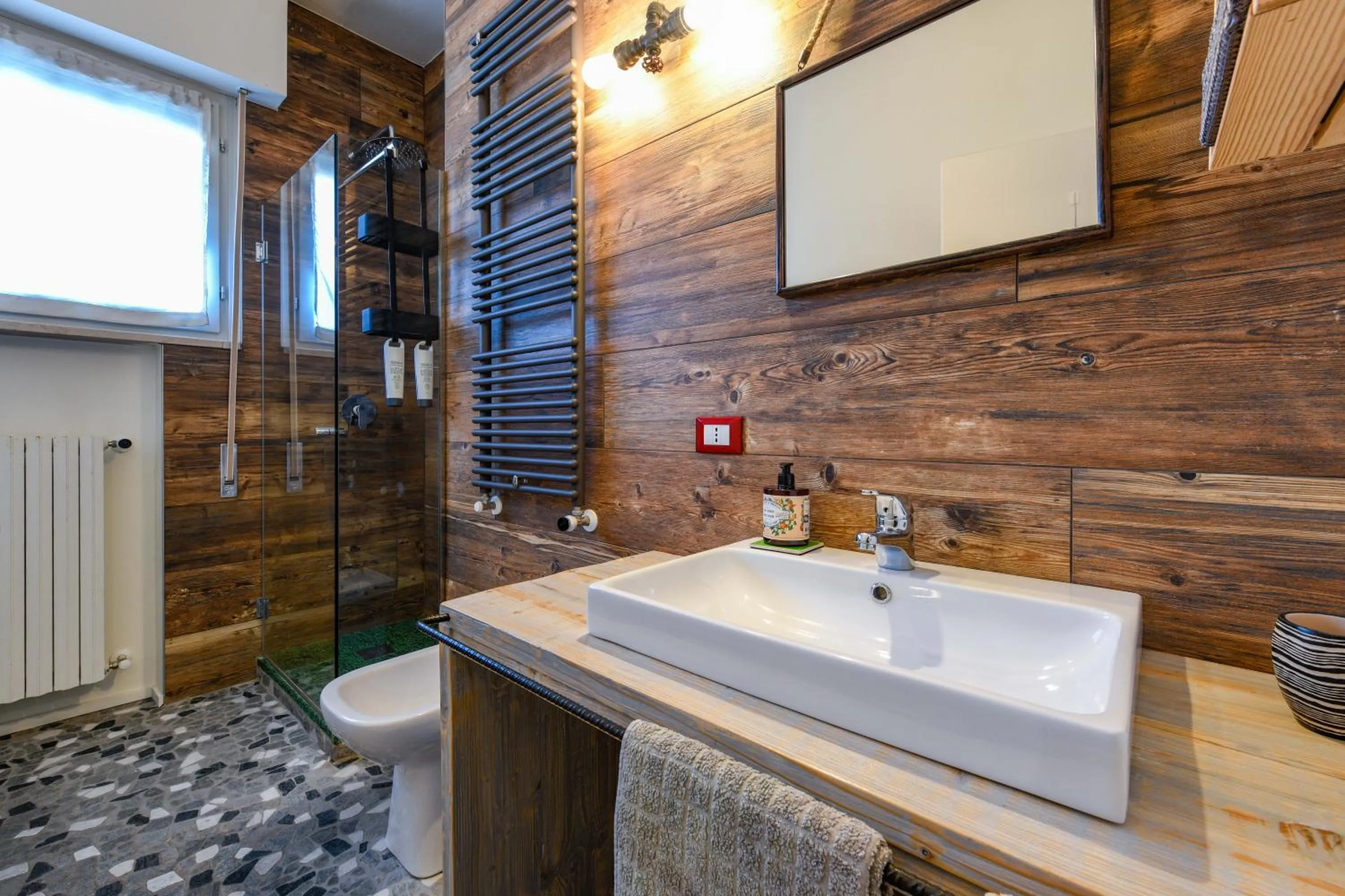 Bathroom in Villa Giulia Rooms & Bike