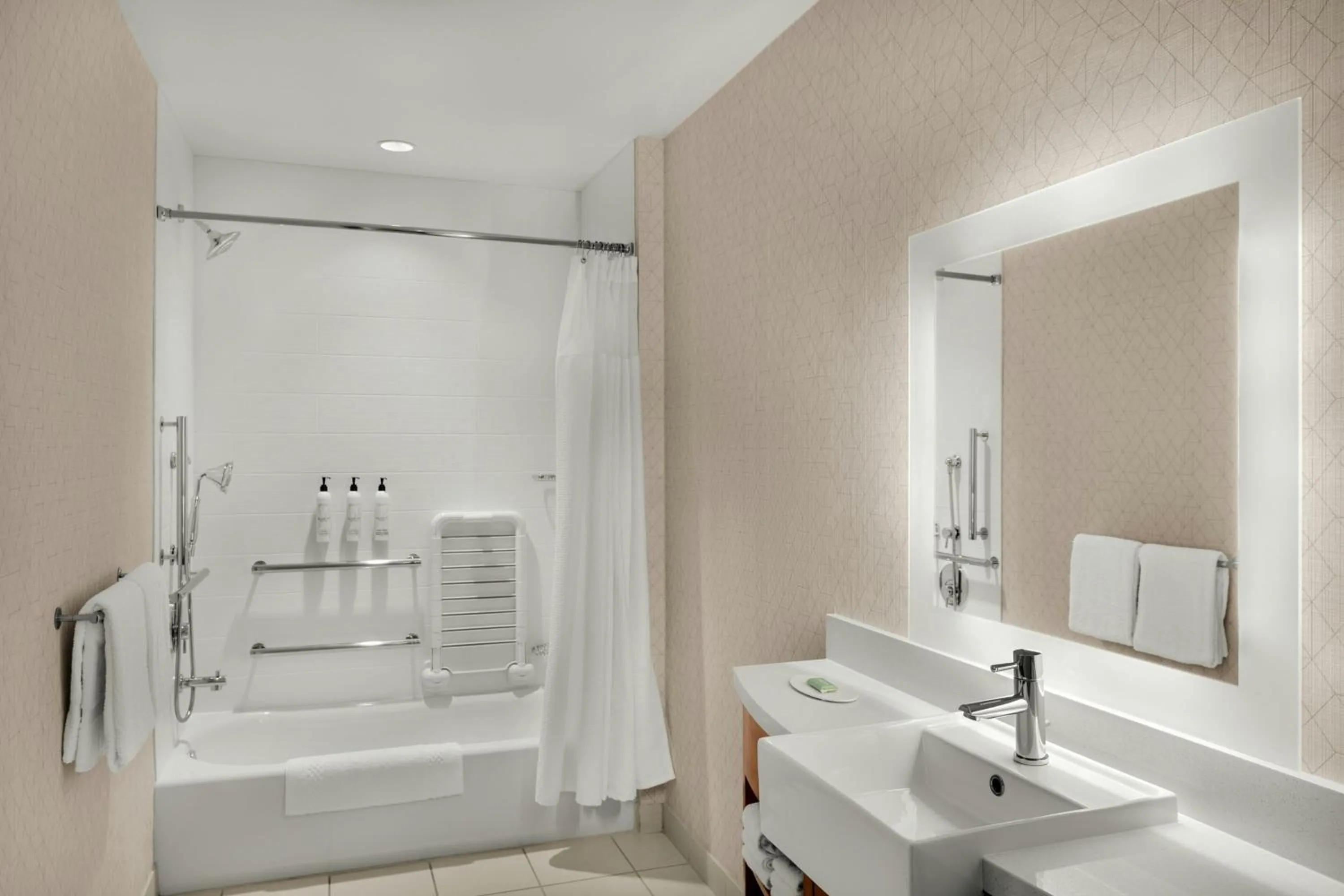 Bathroom in SpringHill Suites by Marriott Chicago Southeast/Munster, IN