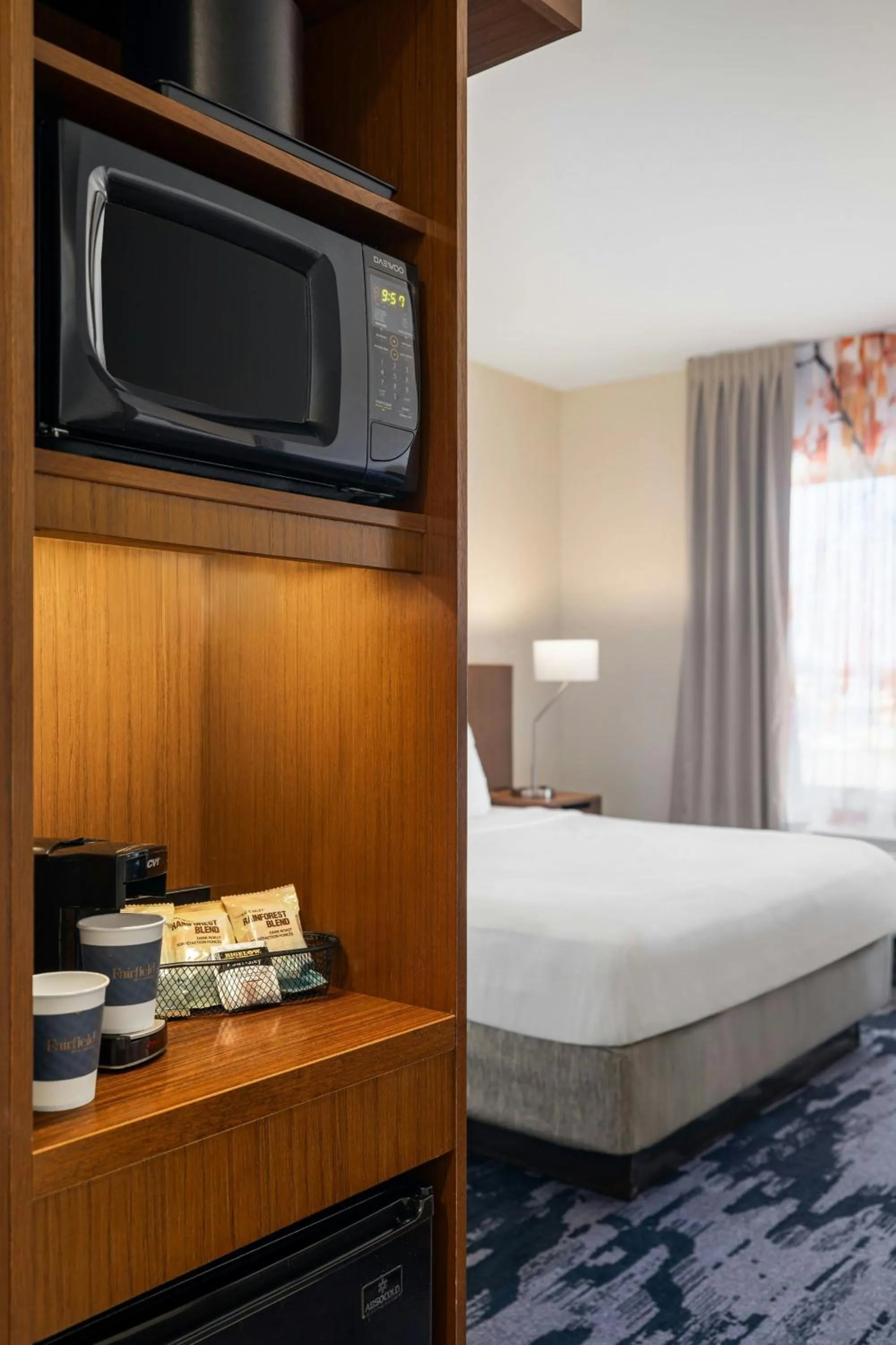 Photo of the whole room, Bed in Fairfield Inn & Suites by Marriott West Monroe