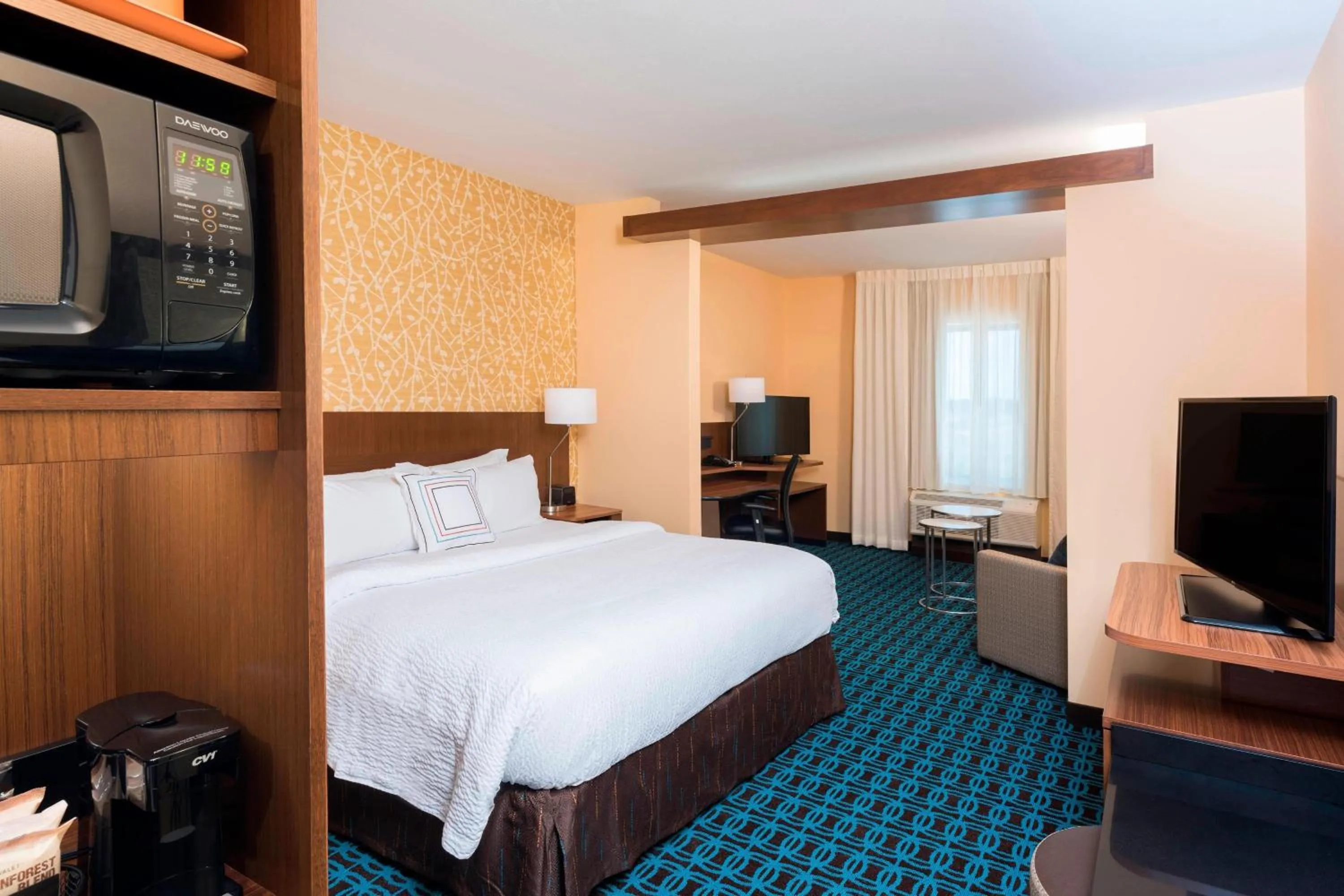 Photo of the whole room, Bed in Fairfield Inn & Suites by Marriott West Monroe