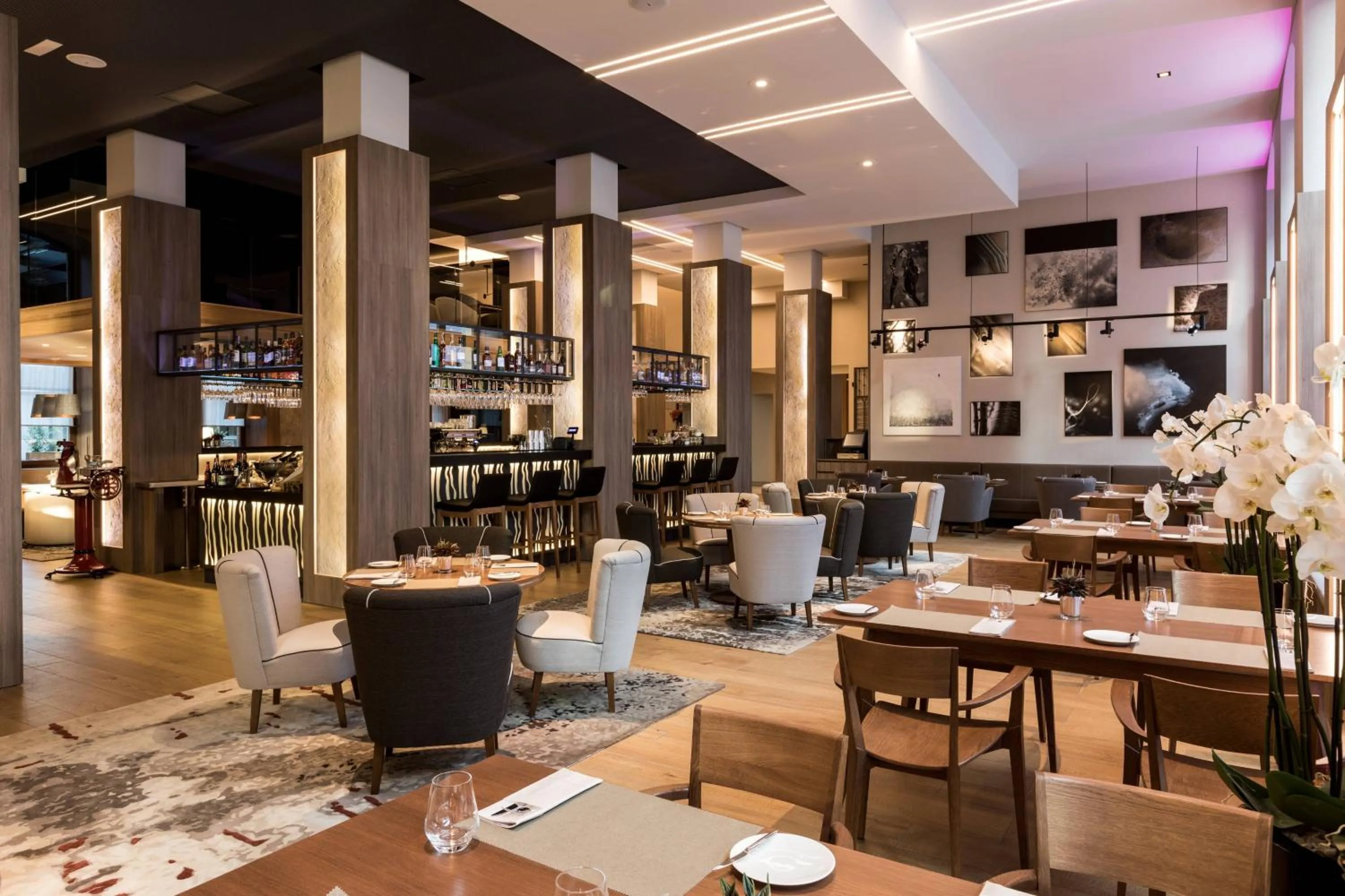 Restaurant/places to eat in AC Hotel by Marriott Wroclaw