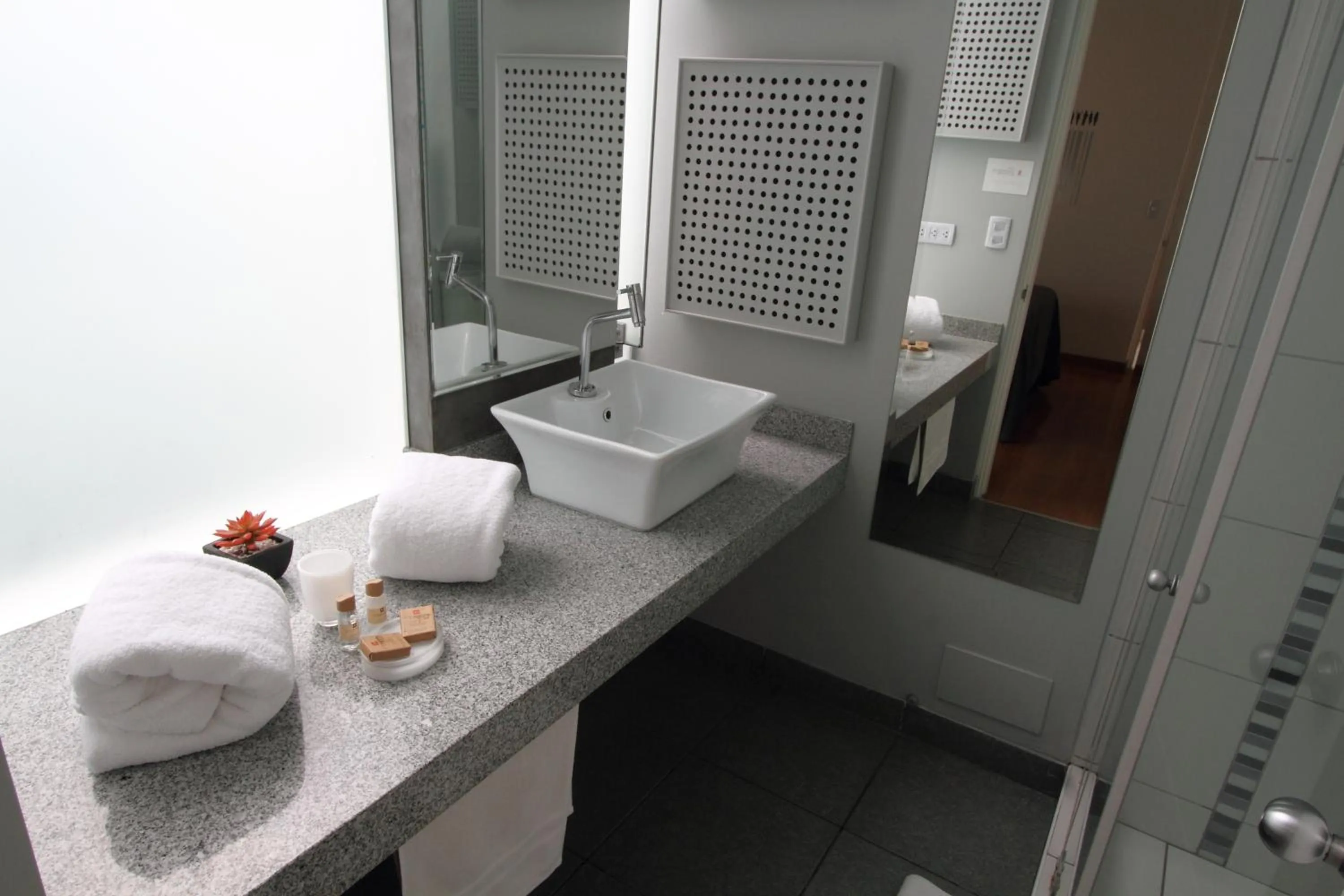 Toilet in 3B Barranco by Katari Hoteles