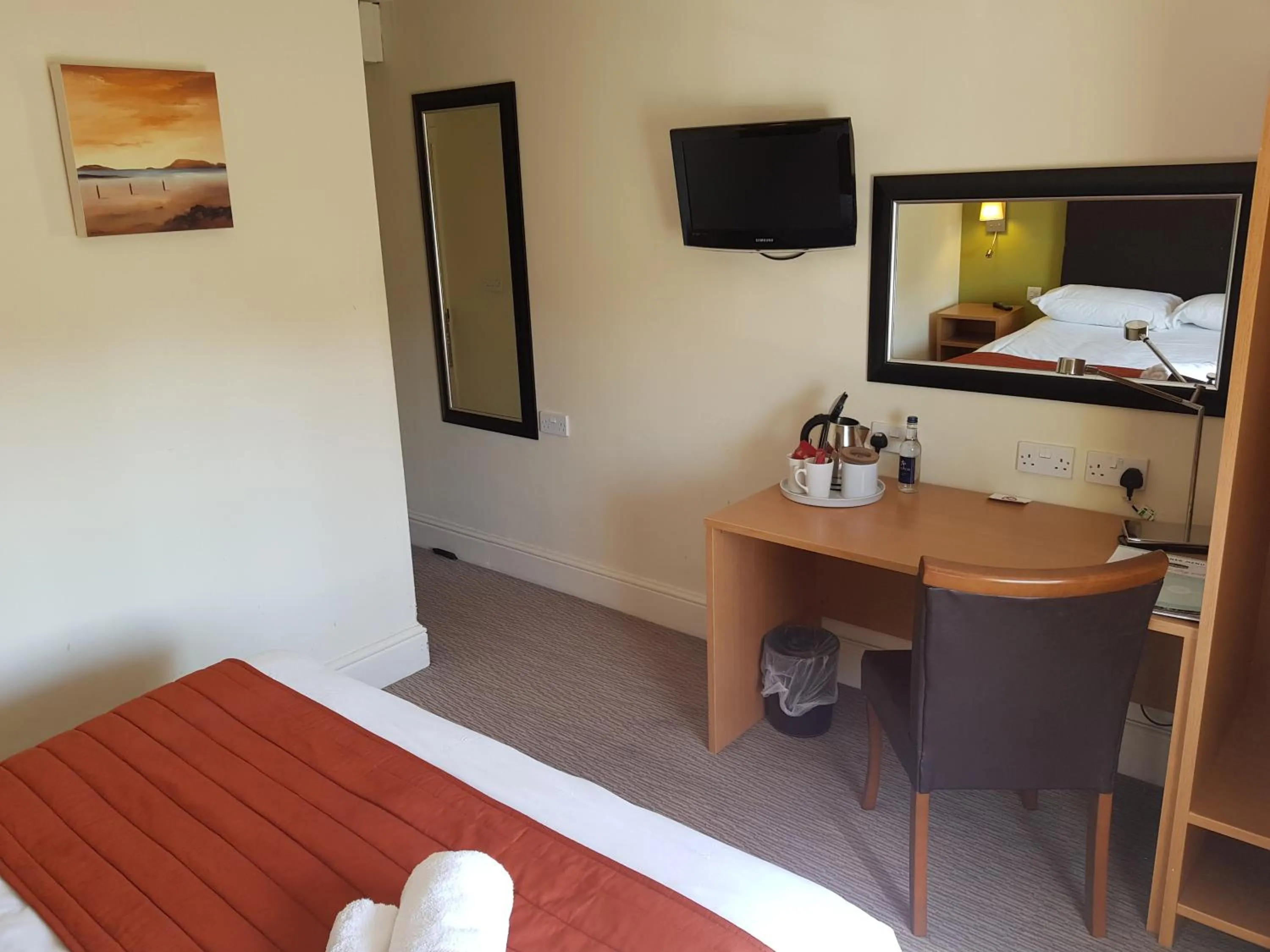 Bed in Rose And Crown