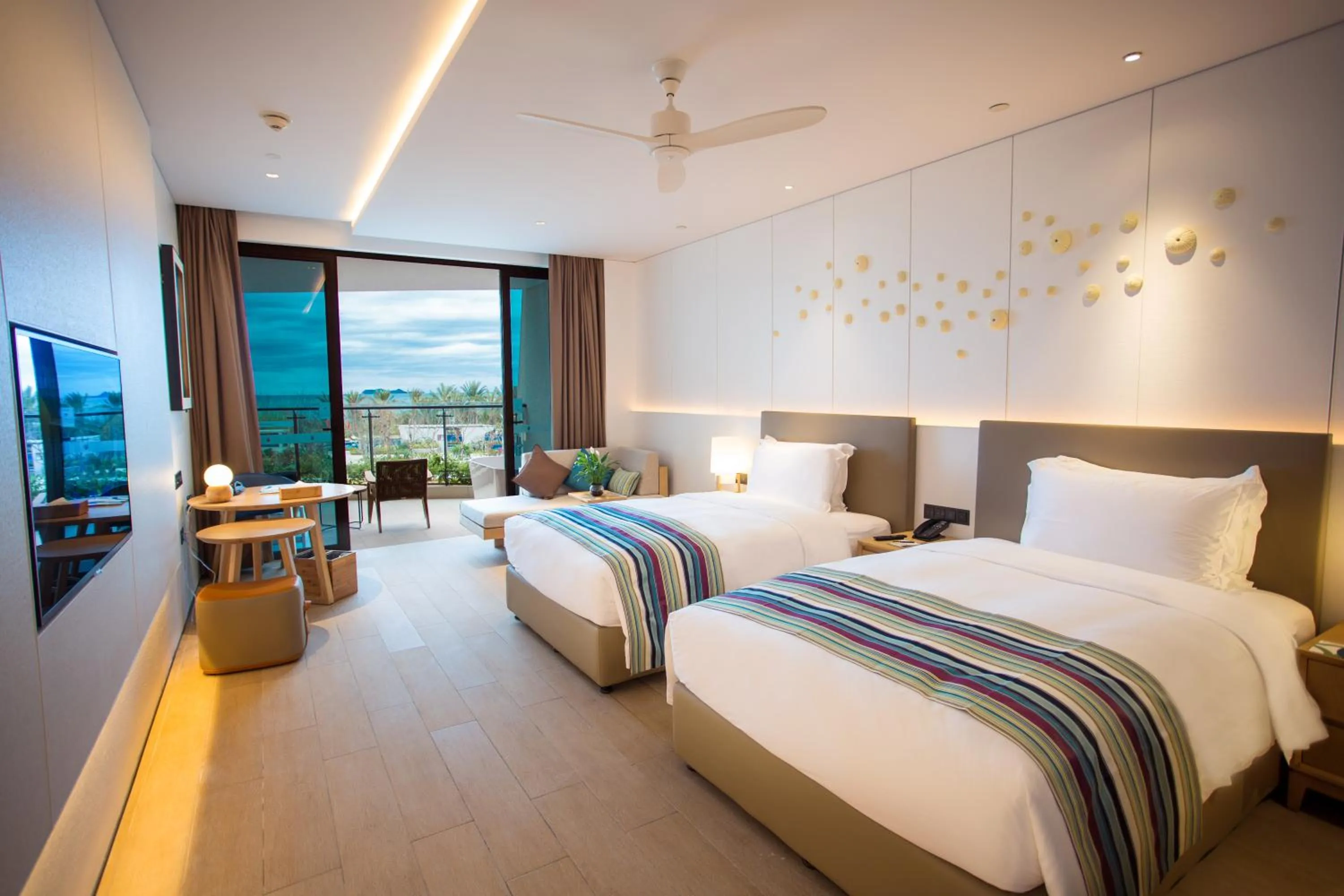 Photo of the whole room, Bed in Sanya Conifer Resort