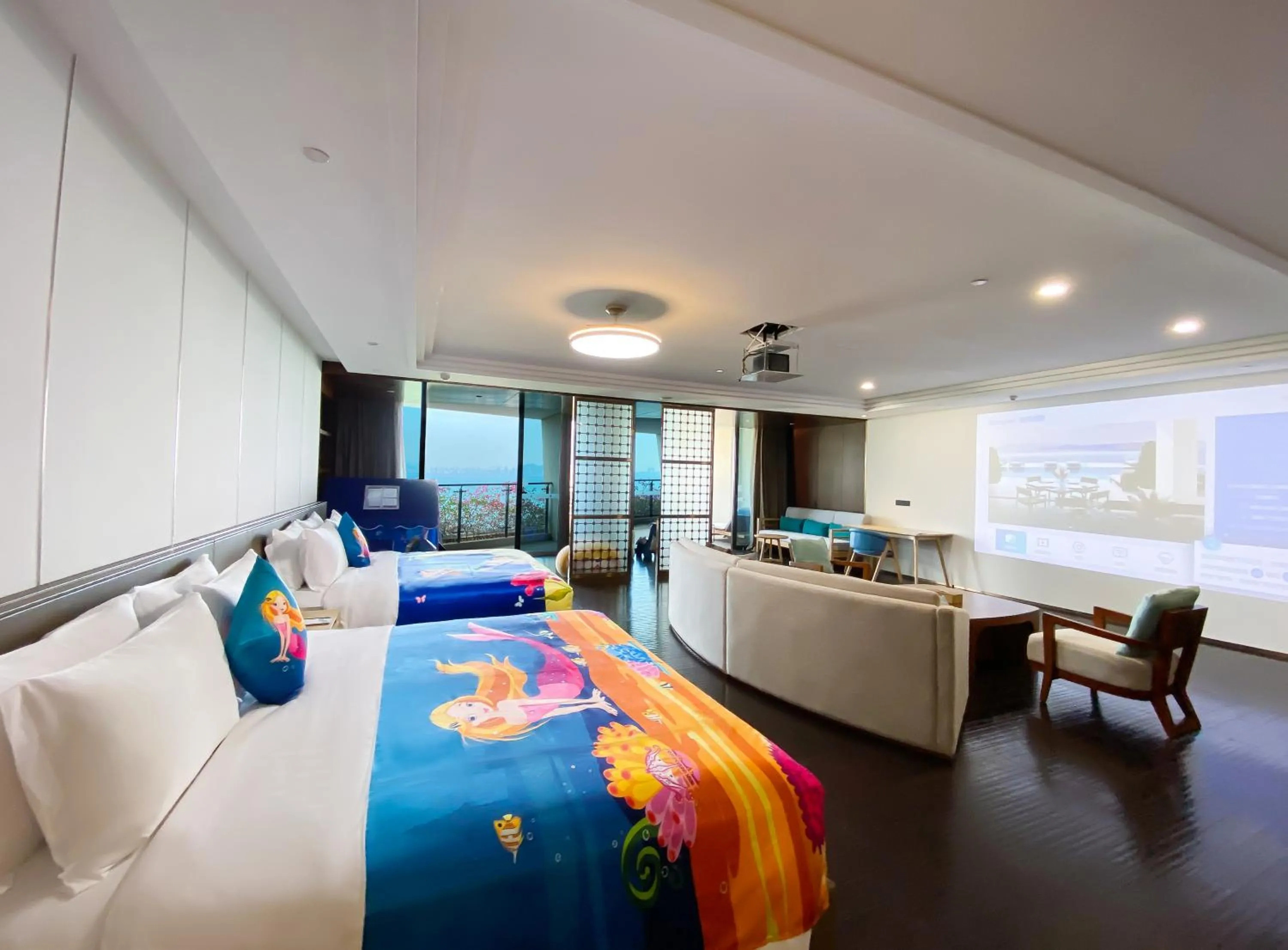 Photo of the whole room, Bed in Sanya Conifer Resort