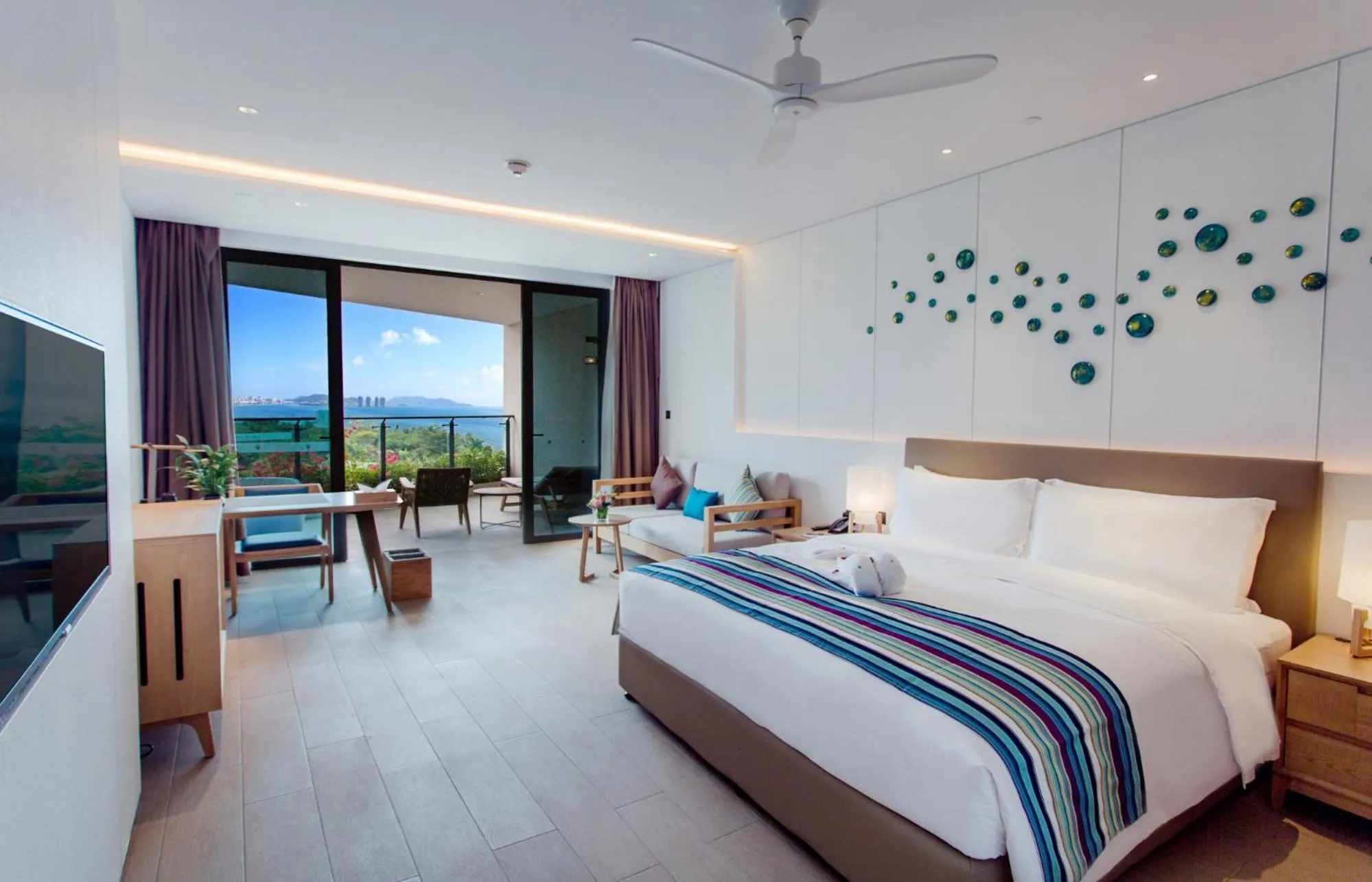 Photo of the whole room, Bed in Sanya Conifer Resort