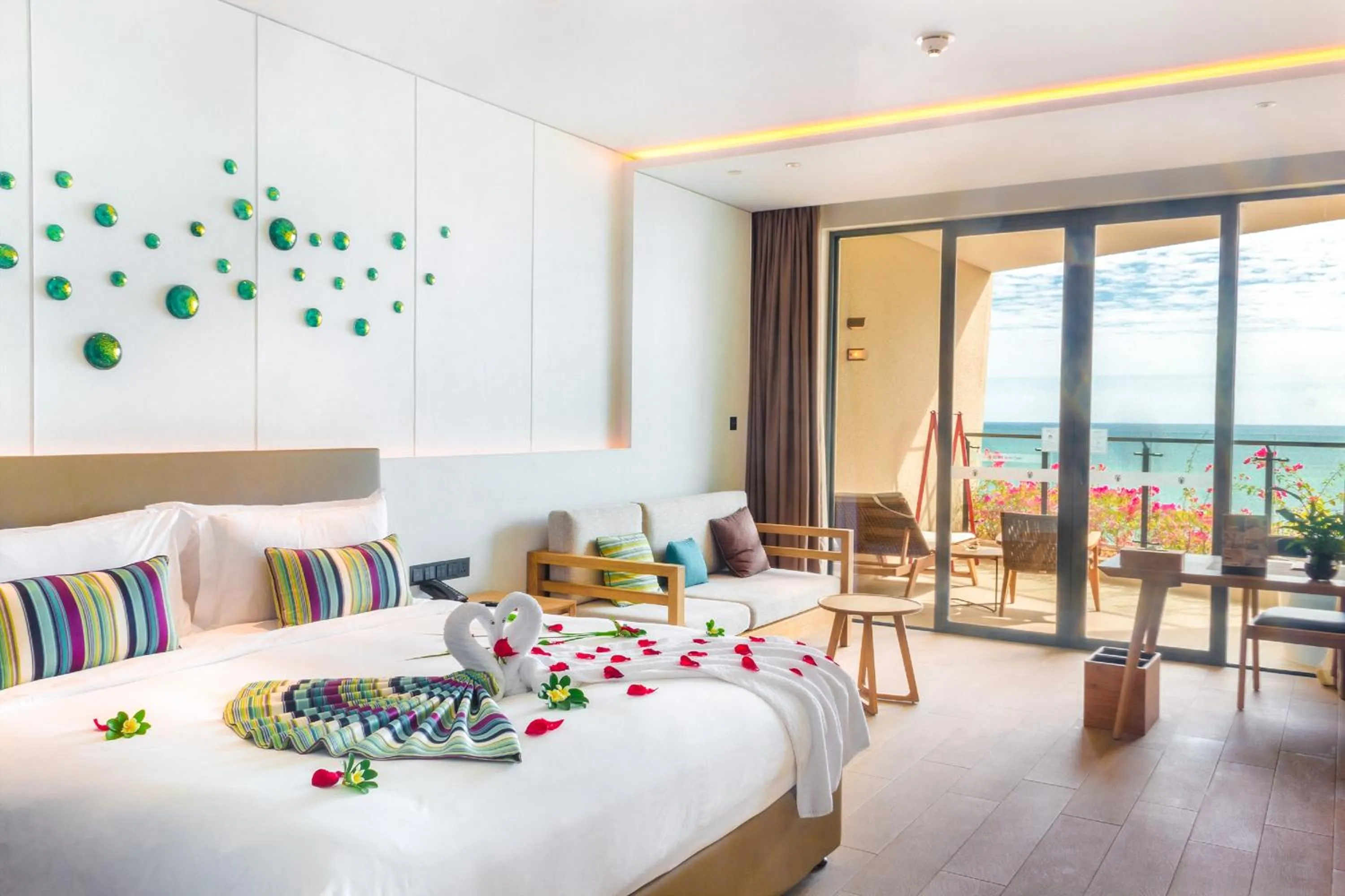 Photo of the whole room, Bed in Sanya Conifer Resort