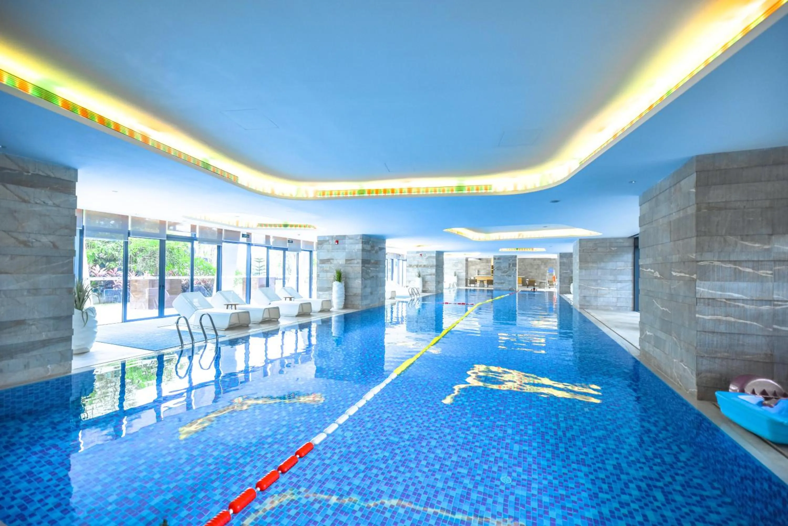 Swimming pool in Sanya Conifer Resort