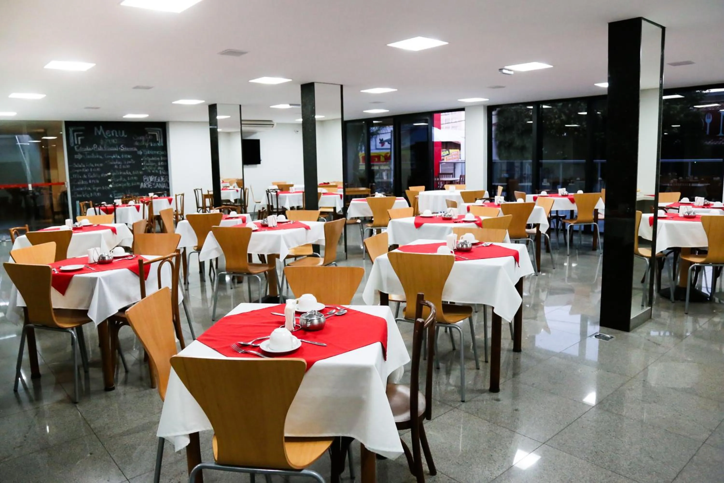 Restaurant/places to eat in Hotel Rio Vermelho