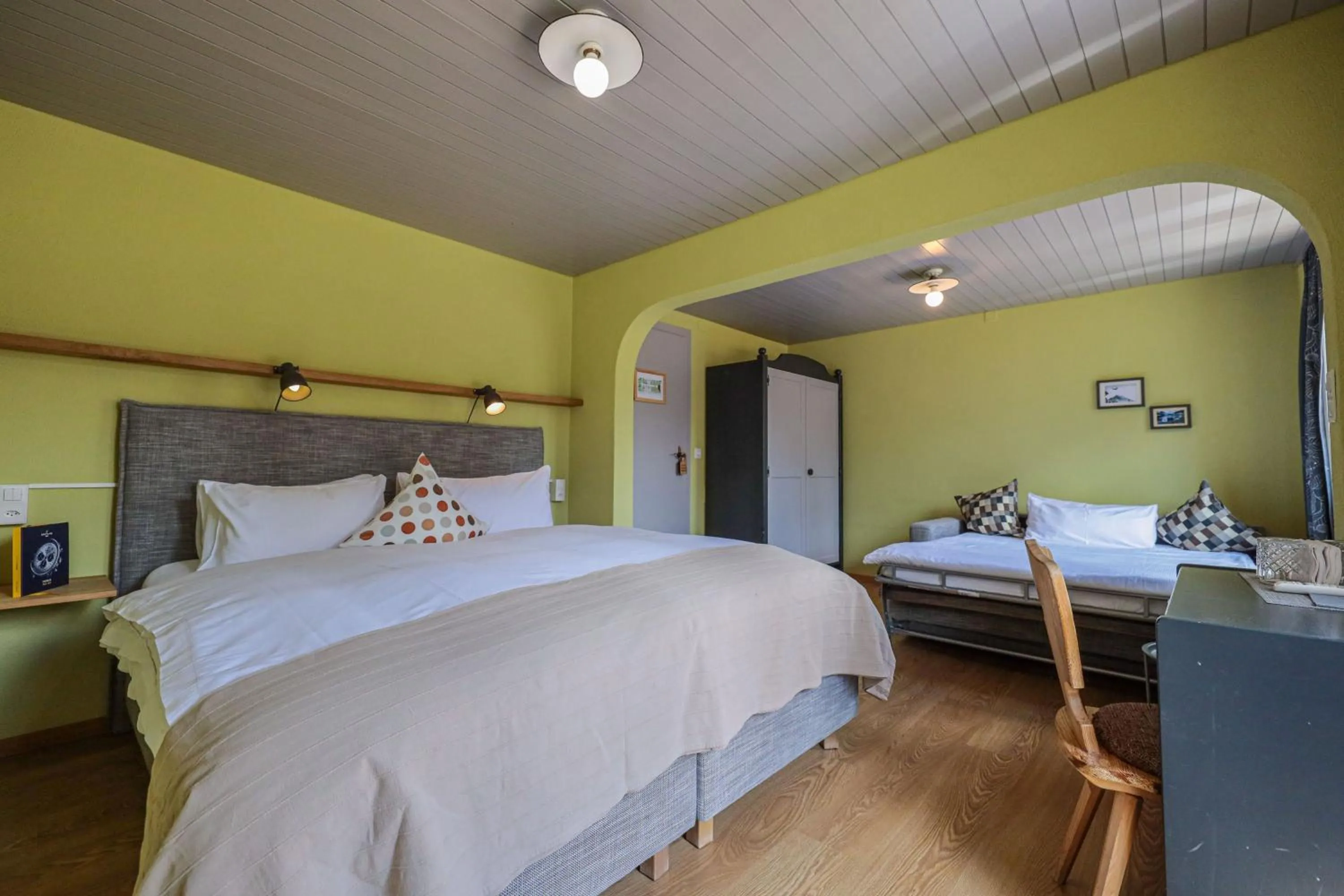 Bedroom, Bed in Hotel Seehof-Arosa