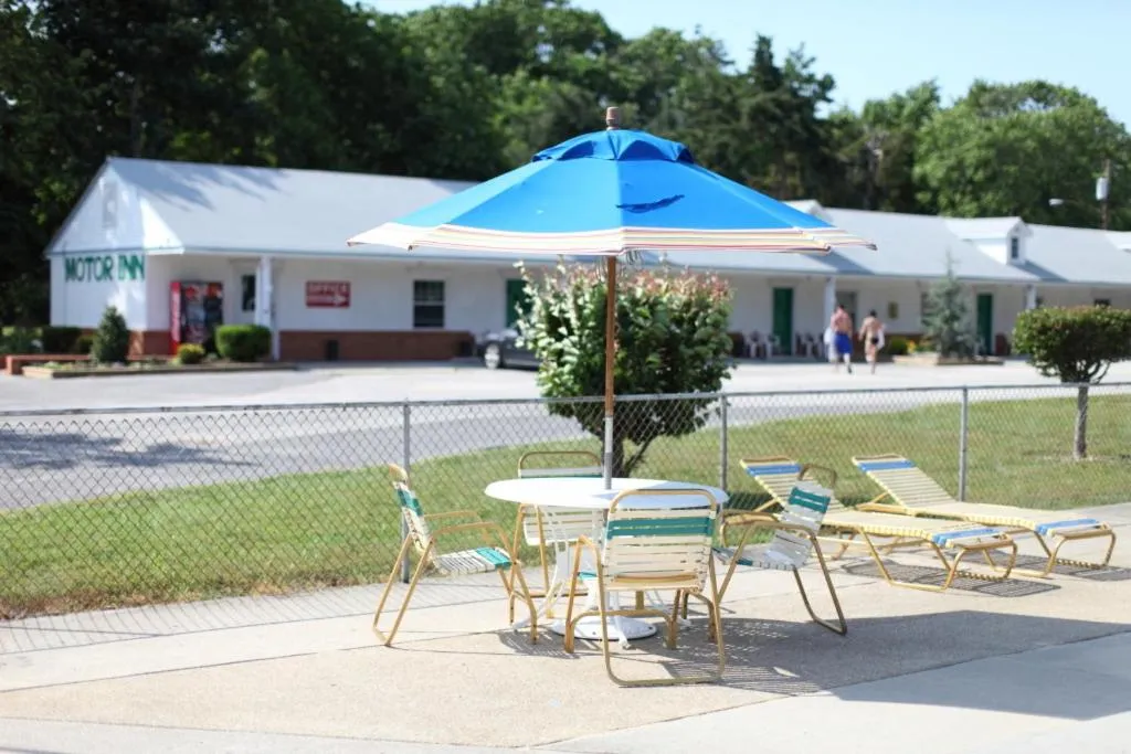 Patio in Hyland Motor Inn